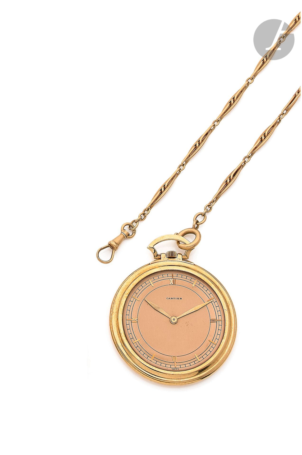 JAEGER LeCOULTRE. Vers 1930

N° 28766

Montre de poche en or 18K (750), cadran signé CARTIER, index chiffres romains et index bâtons formant les heures, mouvement à remontoir signé LeCoultre, boîtier lisse. On y joint une chaîne giltière en or 18K. Diamètre : 49 mm. Poids brut de la montre : 59 g Poids de la chaîne : 16,7 g