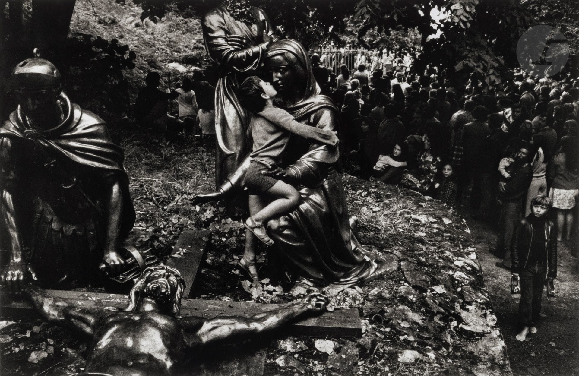 Josef Koudelka (1938) 
Lourdes. France, 1973. 
Silver print (c. 2000), signed in ink in the lower right margin. 
Image: 35.5 x 54 cm 
Sheet: 50 x 60.5 cmJosef

Koudelka (1938)
Lourdes. France, 1973.
gelatin silver print (c. 2000), signed in ink in the lower right margin
.

Image: 35.5 x 54 cmPaper
: 50 x 60.5 cm









