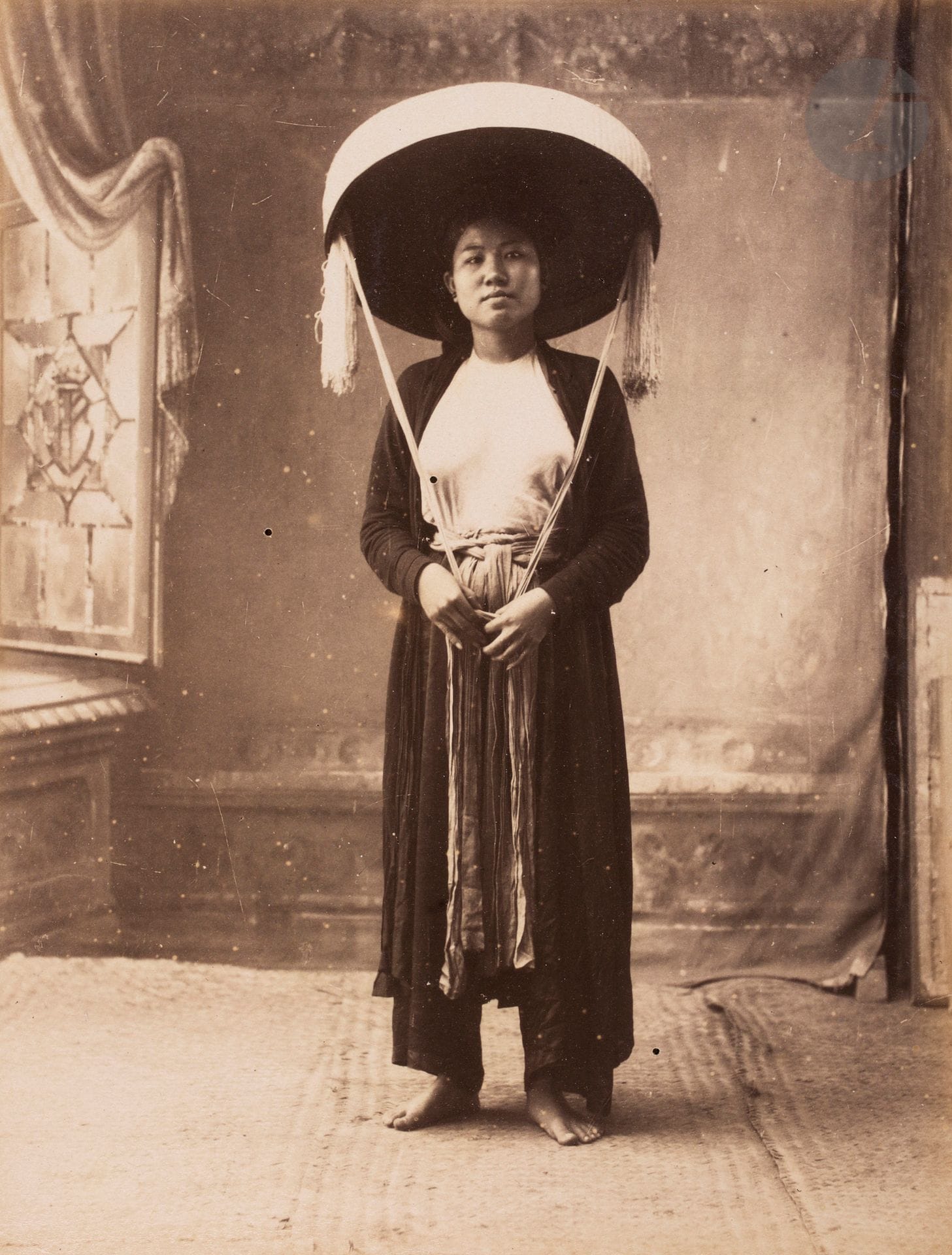 Pierre Marie Alexis Dieulefils (1862 - 1937) 
Indochine (Vietnam), 1888 - 1889. 
Hongay. Baie D’Along. Ninh Binh. Hanoï. Pagode Royale. Citadelle. Pavillon de l’Éloquence. Pagode de la littérature. Peintres. Brodeurs. Pêcheurs. Poste militaire. Fabricants de parapluies. Prisonniers. Tuyên Quan. Sontay. Tombe de Doucet et Magnin. Comédiens. Pont couvert. Exécution. Sculpteurs. Bonzes en prières. Orchestre ambulant aveugle. Pagode du Mont Bavi. 
50 épreuves sur papier albuminé, contrecollées sur cartons. Nombreuses signatures du photographe et légendes dans les négatifs. 
Format moyen : 17 x 23 cm

Pierre Marie Alexis Dieulefils (1862-1937)
Indochina, 1888-1889.
Hongay. Along Bay. Ninh Binh. Hanoi. Royal Pagoda. Citadel. Pavilion of Eloquence. Pagoda of literature. Painters. Embroiderers. Fishermen. Military post. Umbrella makers. Prisoners. Tuyên Quan. Sontay. Tomb of Doucet and Magnin. Comedians. Covered bridge. Execution. Sculptors. Bonzes in prayers. Blind travelling band. Pagoda of Mount Bavi.
50 albumen prints, mounted on cardboard. Numerous signatures of the phtographer and captions in the negatives.
Average size : 17 x 23 cm