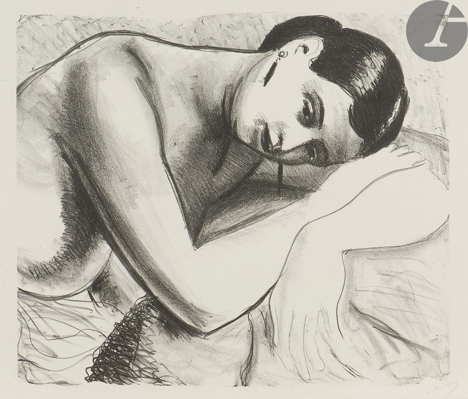 André Derain (1880-1954) 
Femme vers la droite, avec chignon et boucles d’oreilles. 1927. Lithographie. 492 x 415. Adhémar 76-1. Très belle épreuve sur vélin blanc, l’indentation de la pierre très visible, signée au crayon, annotée en pied par H. M.Petiet : « Tirée à 25 épreuves n° 22 ». Quelques courtes déchirures et petites traces de plis aux bords du feuillet. Petits restes d’adhésif blanc en tête au verso et petites épidermures aux bords du feuillet. Toutes marges.