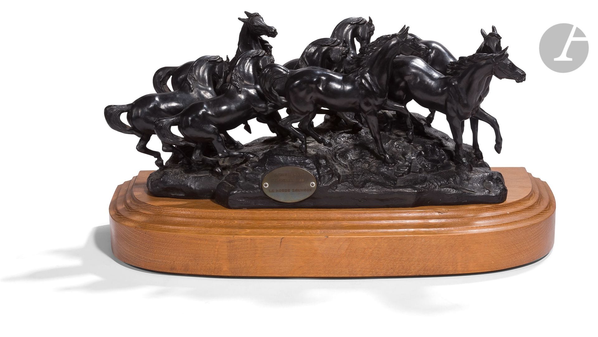 « La horde sauvage »
Grand sujet de 8 chevaux en fonte de fer patiné noir, avec médaillon gravé « FONDERIE D’ART DANIEL LAVIE »
Hauteur : 24 cm - Longueur : 47 cm - Largeur : 15 cm
B.E. (Quelques écaillures).

