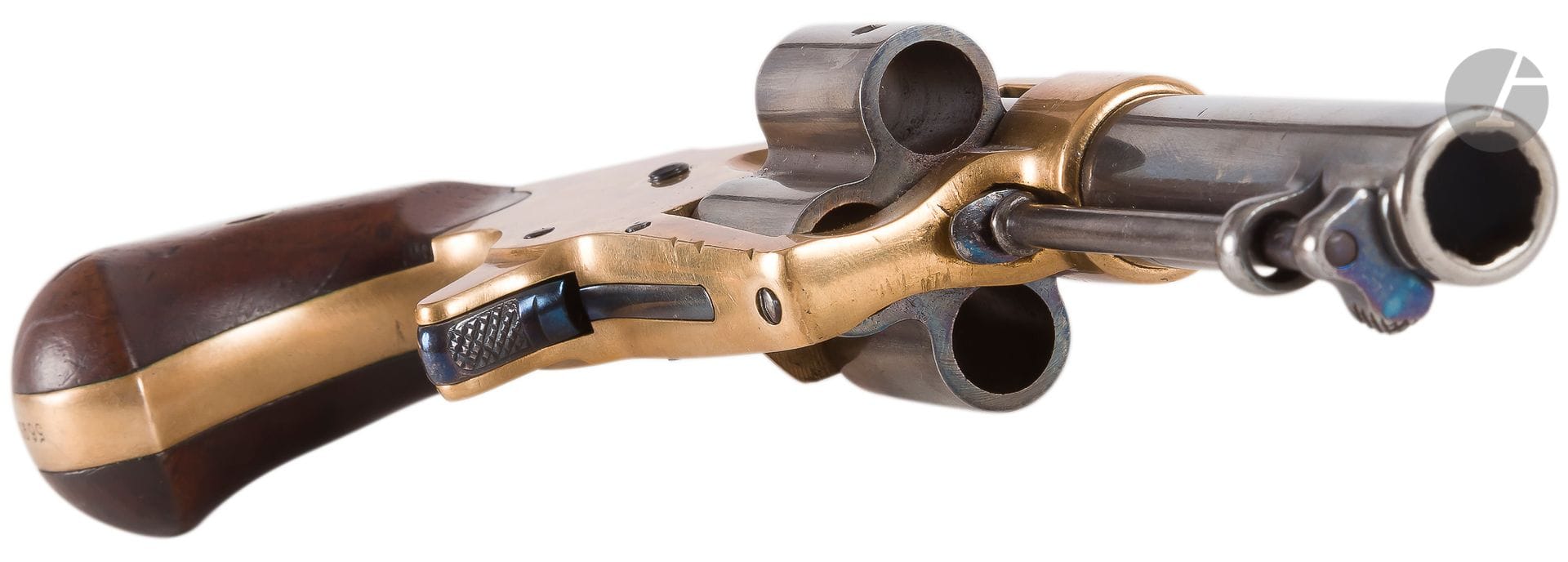 Colt House "Cloverleaf" Revolver, four-shot, 41 caliber Rimfire, single action. 
7.5 cm barrel, rifled, marked "COLT'S HOUSE PISTOL HARTFORD CT U.S.A." Hollow barrel. Closed brass frame stamped "PAT. SEP 19. 1871", blued spur trigger. Plates of stick in drowning. 
Length: 16 cmT
.B.E
.
 
N° 56**Manufactured

from 1871 to 1875 to 9952 specimens





. 
 

 










