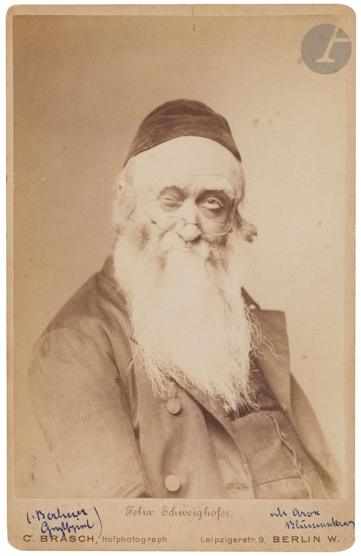[PHOTOGRAPHIES] 
Felix Schweighofer grimé en costume de rabbin
Tirage albuminé monté sur carton, 1899. 
Photographe : C. Brasch
15 x 10 cm
Felix Schweighofer, mort le 28 janvier 1912 était un acteur et chanteur d’opérettes autrichien. 

Mots clés :
judaïca, juif, juive, hébreux, rabbins, jewish, torah, hebrew, hebraica, judaisme, synagogue, sionisme, pessah, pessach, haggada, haggadah, hagada, hagadah, passover, menora, menorah, hannuka, hannuca, hannoucca, hanouccah, torah, juden, israélite, Israël, antisemitism, antisémitisme, dreyfus, meguila, sepharade, sefarad, ketouba