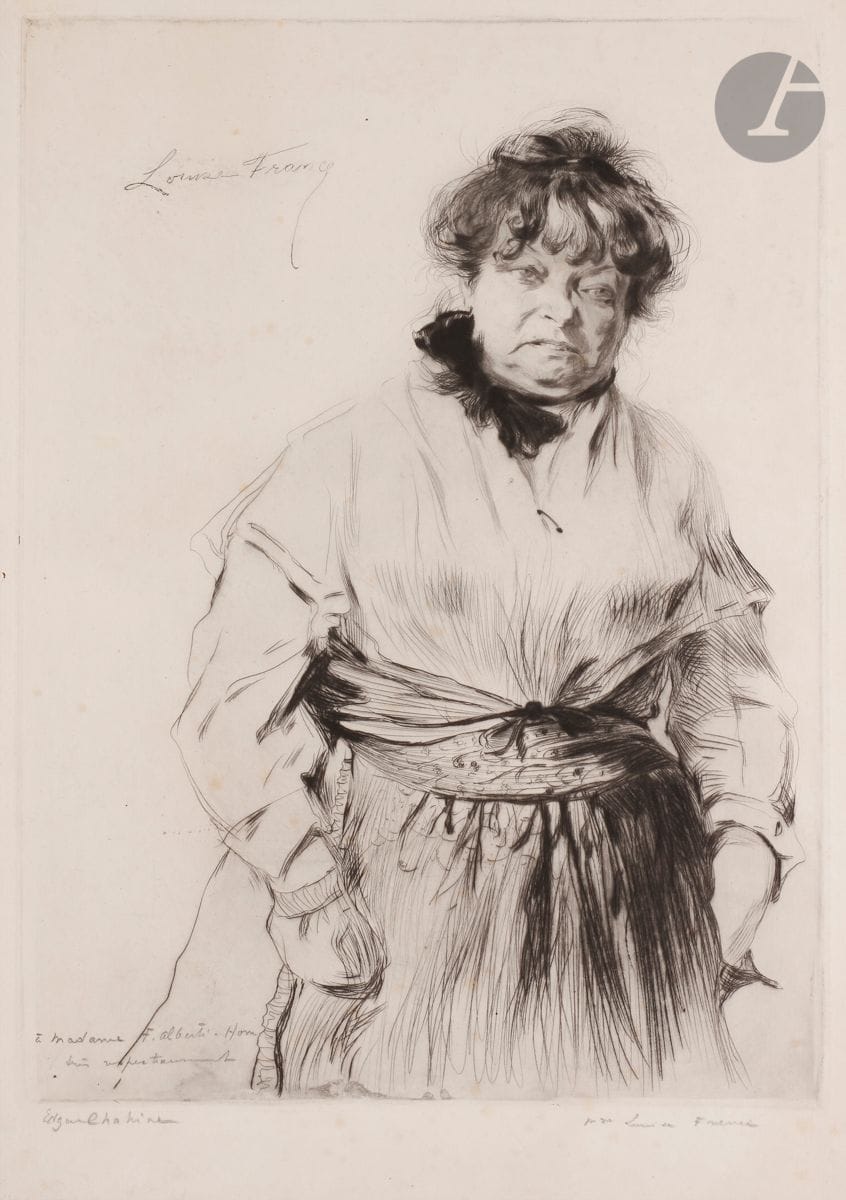 Edgar Chahine (1874-1947) 
Louise France à mi-corps. 1902. Pointe sèche. 287 x 405. Tabanelli 89. Belle épreuve sur vergé, dédicacée dans l’angle inférieur gauche du sujet au crayon : « à Madame F. Alberti-Hom / très respectueusement », puis signée et titrée. Rousseurs claires éparses. Bonnes marges. Tirage à 50 épreuves. 

 Thérèse Wolff, dite Louise France (1841-1903), fut diseuse réaliste au cabaret montmartrois du Chat Noir de Rodolphe Salis. Chahine la représenta également dans le rôle de Madame Vauquer, qu’elle incarna dans une adaptation du Père Goriot de Balzac au Théâtre Libre sous la direction d’André Antoine en 1891. Elle joua ensuite Marguerite dans Père d’Auguste Strindberg en 1894, mis en scène par Lugné-Poe au Théâtre de l’œuvre. Elle s’y révéla aussi magistrale en Mère Ubu chez Alfred Jarry en 1896.