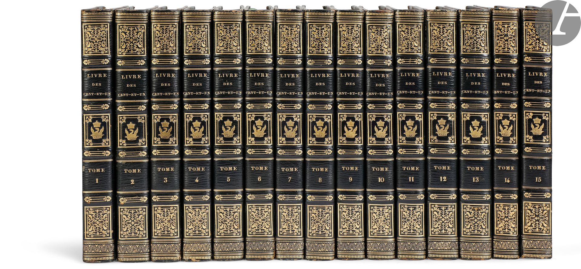 *[COLLECTIF].
Paris, ou le livre des cent-et-un.
Paris : Ladvocat, 1831-1834— 15 volumes in-8, 215 x 132, demi-maroquin bleu foncé, filets dorés, dos à faux nerfs richement orné, tranches marbrées (reliure de l’époque).
Édition originale de l’un des ouvrages fondateurs de la littérature panoramique, réunissant des dizaines de textes d’auteurs connus et inconnus, qui sont autant d’études de mœurs sur Paris.
Il s’agit d’un ouvrage publié avant tout pour soutenir le libraire Ladvocat qui était au bord de la faillite. Des hommes de lettres de l’époque, ainsi que des artistes et des scientifiques, donnèrent ainsi un ou plusieurs textes sur Paris. Parmi les auteurs ayant participé figurent de grands noms tels que Jules Janin, Charles Nodier, Chateaubriand, Henry Monnier, Sainte-Beuve, Alexandre Dumas, Adolphe Thiers, Lamartine, Pétrus Borel, Sophie Gay, Marceline Desbordes-Valmore, Eugène Sue, Victor Hugo, Fenimor Cooper, etc.
« Le plan de ce livre est très-simple. Il faut passer en revue le Paris moderne ; il faut le montrer tel qu’il est, incertain, fantasque, colère, impatient, pauvre, ennuyé, encore avide d’art et d’émotions, mais difficile à émouvoir, absurde souvent, quelquefois sublime ; il faut faire pour le Paris d’aujourd’hui ce que Mercier a fait pour le Paris de son temps, avec cette différence que cette fois les tableaux de mœurs seront rarement écrits à la borné […] Voici donc un livre neuf, s’il en fut jamais ; neuf par la matière, neuf par la forme, neuf par le procédé de la composition qui en fait une espèce d’encyclopédie des idées contemporaines, le monument d’une jeune et brillante époque, l’album d’une littérature ingénieuse et puissante » (extraits de journaux relevés dans la préface dans le tome 1, pp. VI et IX).
L’édition comporte une vignette de titre gravée sur bois d’après un dessin de Henry Monnier, une planche de musique dans le volume 11, une planche dans le volume 13 ornée d’une vignette représentant le château de Buschtiérad occupé par Charles X, et, dans le dernier volume, le fac-similé dépliant de l’acte d’association littéraire signé par tous les auteurs ayant participé à l’ouvrage.
Très bel exemplaire en reliure de l’époque, provenant de la collection de l’un des membres de famille Seymour, dont on retrouve l’un des emblèmes doré aux dos. Il s’agit peut-être du grand collectionneur Richard Seymour Conway, marquis d’Hertford (1800-1870) ou de son fils Richard Wallace (1818-1890).
L’exemplaire rentra par la suite en possession de Diana Duff Cooper (1892-1986), vicomtesse Norwich, épouse de l’homme politique britannique Alfred Duff Cooper (1890-1954), ambassadeur de Grande-Bretagne en France de 1944 à 1947, et hommes de lettres, auteur notamment d’un roman et d’une biographie de Talleyrand.
Quelques frottements d’usage sans gravité, notamment aux coins, léger manque à la coiffe supérieure du tome 14. Quelques rares rousseurs.
Provenance : famille Seymour. – Diana Duff Cooper, avec ex-libris.