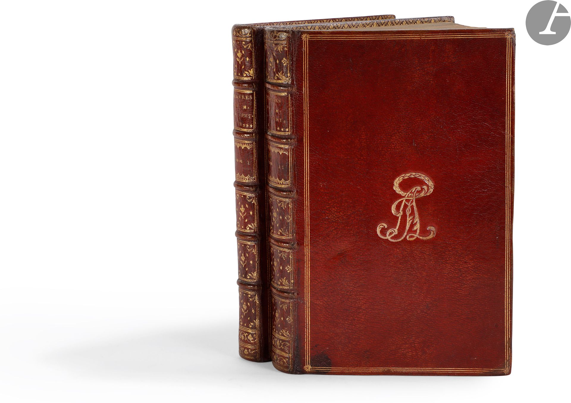 BEAUHARNAIS (Fanny de).
Mélange de poésies fugitives, t de prose sans conséquance. Par Madame la Comtesse de***. – Volsidor et Zulmenir, conte Pour rire ; Moral, si l’on veut, & Philosophique en cas de besoin.
Amsterdam, Paris : Delalain, 1776. — 2 volumes in-8, 196 x 122 : frontispice, vj pp., (1 f.), 156 pp., (1 f.), 3 planches ; frontispice, 280 pp., 1 planche. Maroquin rouge, triple filet doré en encadrement et chiffre doré au centre sur les plats, dos à nerfs orné, roulette dorée intérieure, tranches dorées (reliure de l’époque).
Cohen 124.
Édition collective en partie originale, le conte Volsidor et Zulménie, occupant tout le second volume avec un titre propre, paraissant ici pour la première fois.
L’illustration se compose de 2 frontispices gravés par Née d’après Clément-Pierre Marillier (1740-1808), et de 4 planches gravées par de Ghendt, Ponce, Le beau et Godefroy d’après le même artiste.
PRÉCIEUX EXEMPLAIRE SUR GRAND PAPIER, EN MAROQUIN DE L’ÉPOQUE.
Il provient des bibliothèques de Richard Lion et Alfred Piat. Il porte sur les plats le chiffre AF surmonté d’une couronne de feuillage. Dans le catalogue de la bibliothèque Piat (1898, n° 716), on a fait l’hypothèse qu’il s’agissait du chiffre de l’autrice dont le nom complet était Marie Anne Françoise de Beauharnais. Nous n’avons rien trouvé qui puisse confirmer, ou infirmer, cette hypothèse.
L’exemplaire fut enrichi, postérieurement à la vente Piat, d’une épreuve avant la lettre et non terminée du premier frontispice et de la planche du second volume, les 2 coupées à hauteur de la cuvette puis collées par les bords sur papier vergé. L’épreuve de la planche porte des indications à la mine de plomb. On y trouve, également ajoutée, l’eau-forte pure de la première planche ainsi que le dessin original de cette gravure, attribuable à Marillier.
Exemplaire très bien conservé malgré quelques rousseurs éparses.
Provenance : Richard Lion (vente 1885 n° 147, d’après une note au crayon dans le premier volume). – Alfred Piat (cat. I, 1898, n° 716).