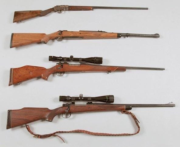 Carabine de chasse à verrou Zavodi Crvena Zastava, calibre 375 HH Mag. Crosse pistolet à joue en noyer huilé avec sabot amortisseur en caoutchouc. Montée avec une lunette Bushnell. 5ème catégorie à déclarer.