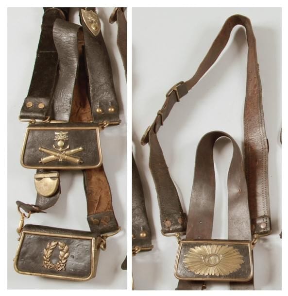 Giberne de vétérinaire militaire 1854-1880. Coffret en cuir noir. Motif à la couronne de feuillages. Côtes et garnitures en laiton. Bandoulière en cuir doublé de velours à boucle et garnitures en laiton, écu à motif en suite. E.M. Époque Second Empire/IIIe République (manque l'attache de la pattelette).