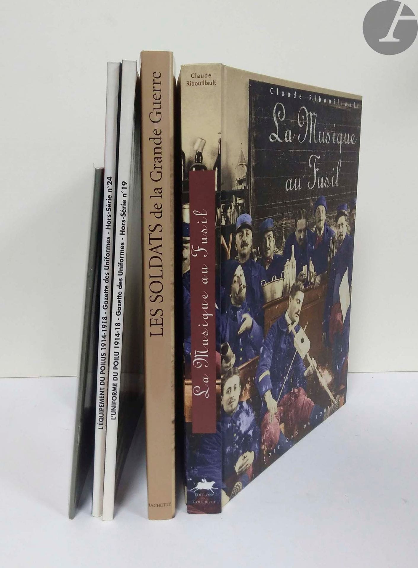 Lot of 5 books on the 1st World War: 
- Two special issues of the Gazette des uniformes. 
- The German Soldier 
- The Gun Music 
- The Soldiers of the Great War



