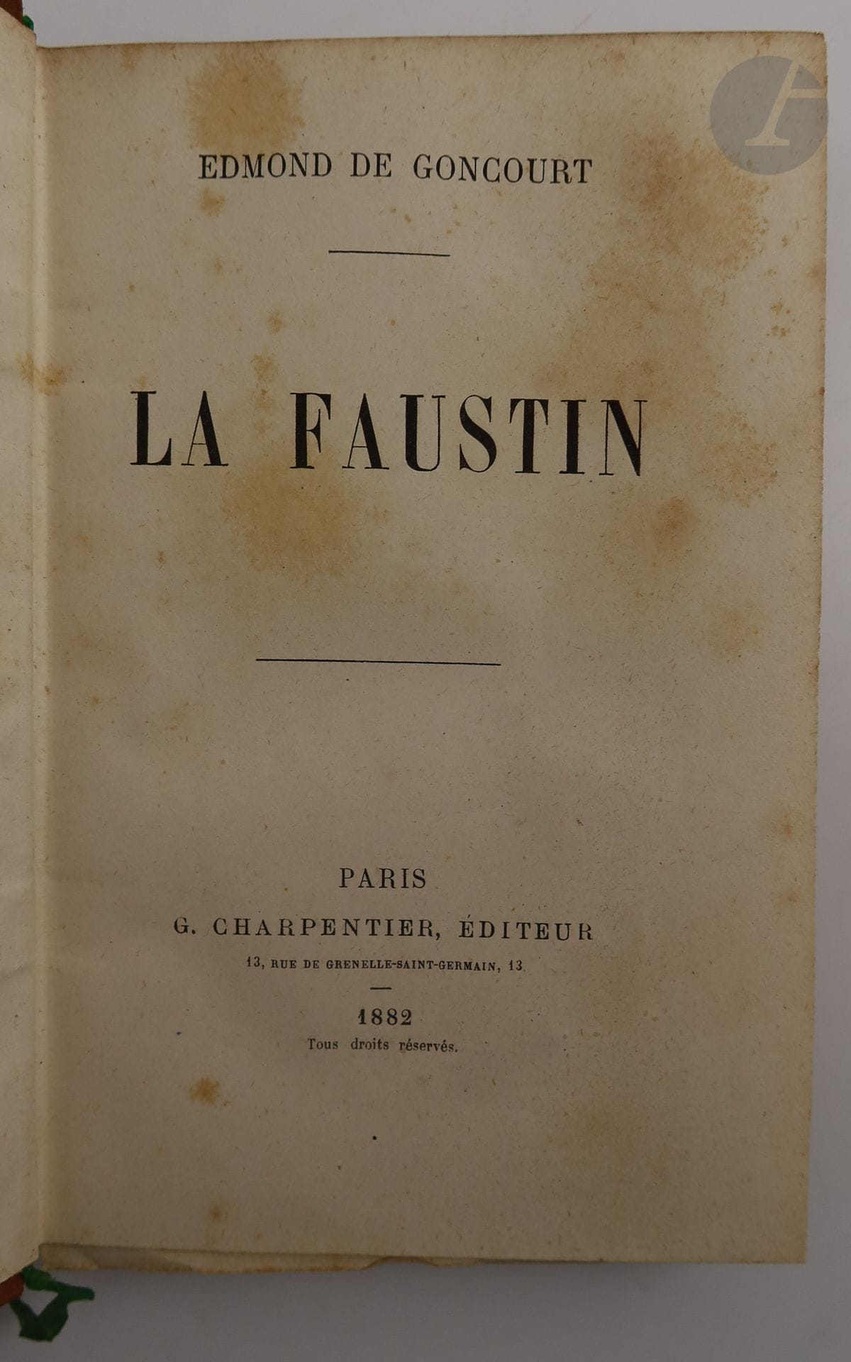 GONCOURT (Edmond).
La Faustin.
Paris : G. Charpentier, 1882. — In-12, demi-toile cuivre à la bradel, dos lisse orné d'un fleuron doré, tête rouge, non rogné (reliure de l'époque).
Édition originale de ce roman évoquant le monde du théâtre.

EXEMPLAIRE DE THÉODORE DE BANVILLE, sur papier d'édition, enrichi de cet envoi de l'auteur sur le faux titre :

« à Banville // son ami // Edmond de Goncourt »

On trouve également l'ex-libris de Théodore de Banville, dessiné et gravé par Émile Royer, sur la première doublure.
Quelques taches à la reliure. Rousseurs, un feuillet dérelié.