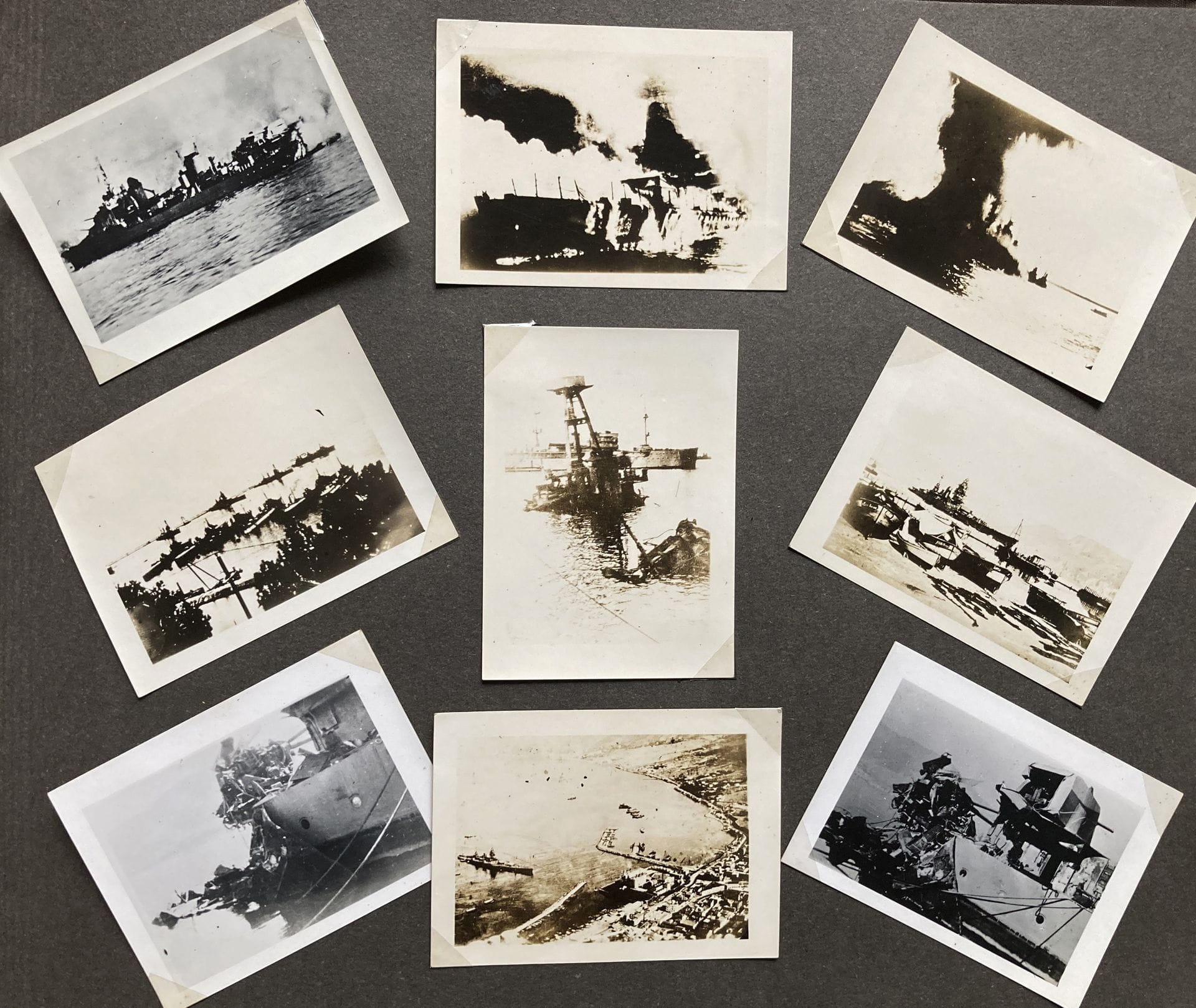 Photographe non identifié 
Syrie. Liban. Turquie, c. 1940-1941.
Campagne de Syrie. Destructions navales. Homs. Explosions. Damas. Temple de Baalbek. Istanbul. Saint Sophie. Bédouins. Navires militaires. Scène de guerre. Portraits. 
Album in-4 oblong, composé d’environ 180 épreuves argentiques, contretypes et quelques cartes postales, montées par les coins sur cartons. 
Formats : de 7 x 4,5 à 9 x 14 cm

Unidentified photographer 
Syria. Lebanon. Turkey, c. 1940-1941.
Syrian campaign. Naval destruction. Homs. Explosions. Damascus. Temple of Baalbek. Istanbul. Saint Sophie. Bedouins. Military ships. War scene. Portraits. 
Oblong 4to album, composed of about 180 gelatin silver prints, copy prints and some postcards, mounted by the corners on cardboards. 
Dimensions : from 7 x 4,5 to 9 x 14 cm
