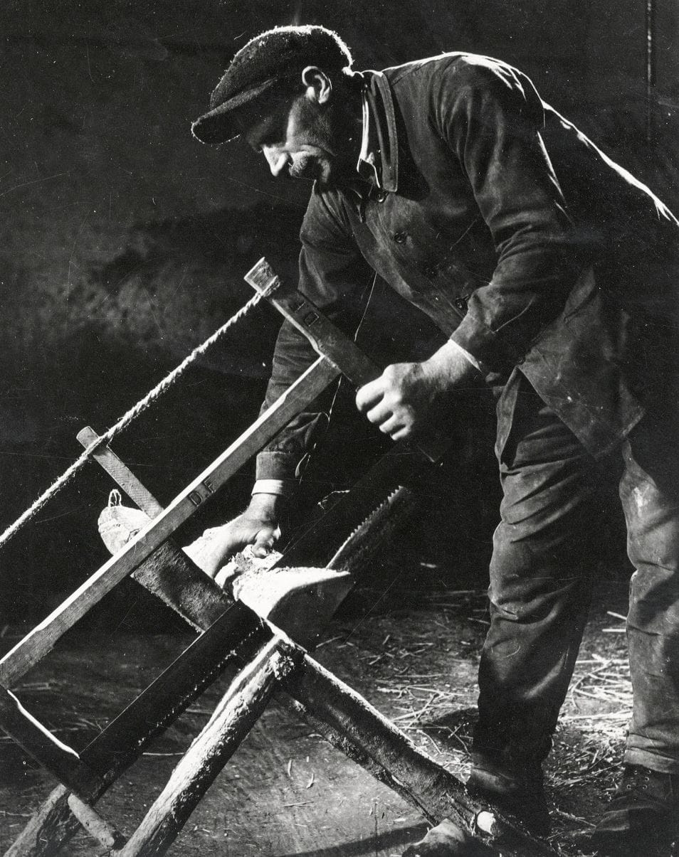 François Kollar (1904-1979
)La France travaille. Sawmill, c. 1935.
period silver print. Stamp "Photo Kollar" on the reverse.
23 x 16.5 cmFrançois

Kollar (1904-1979)
La France travaille. Sawmill, c. 1935.
vintage gelatin silver print. Stamp "Photo Kollar" on verso.
23 x 16,5 cm







