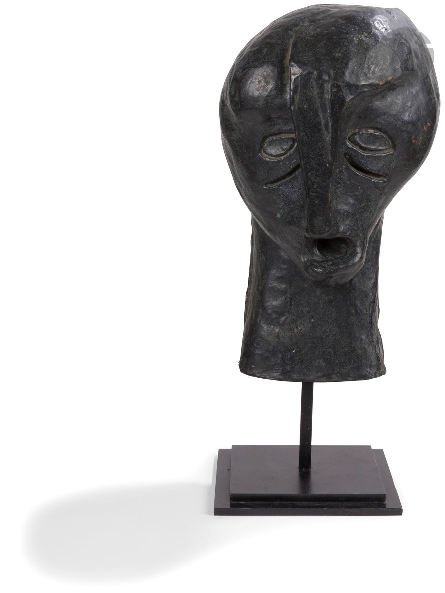 
Henri-Georges ADAM (1904-1967)



Masque pour les Mouches de Jean-Paul Sartre, L'Idiot, 1964



Épreuve en bronze à patine brune.



Signée et numérotée sur 6.



Marque du fondeur " Susse fondeur Paris " à la base.



Hauteur : 49 cm
