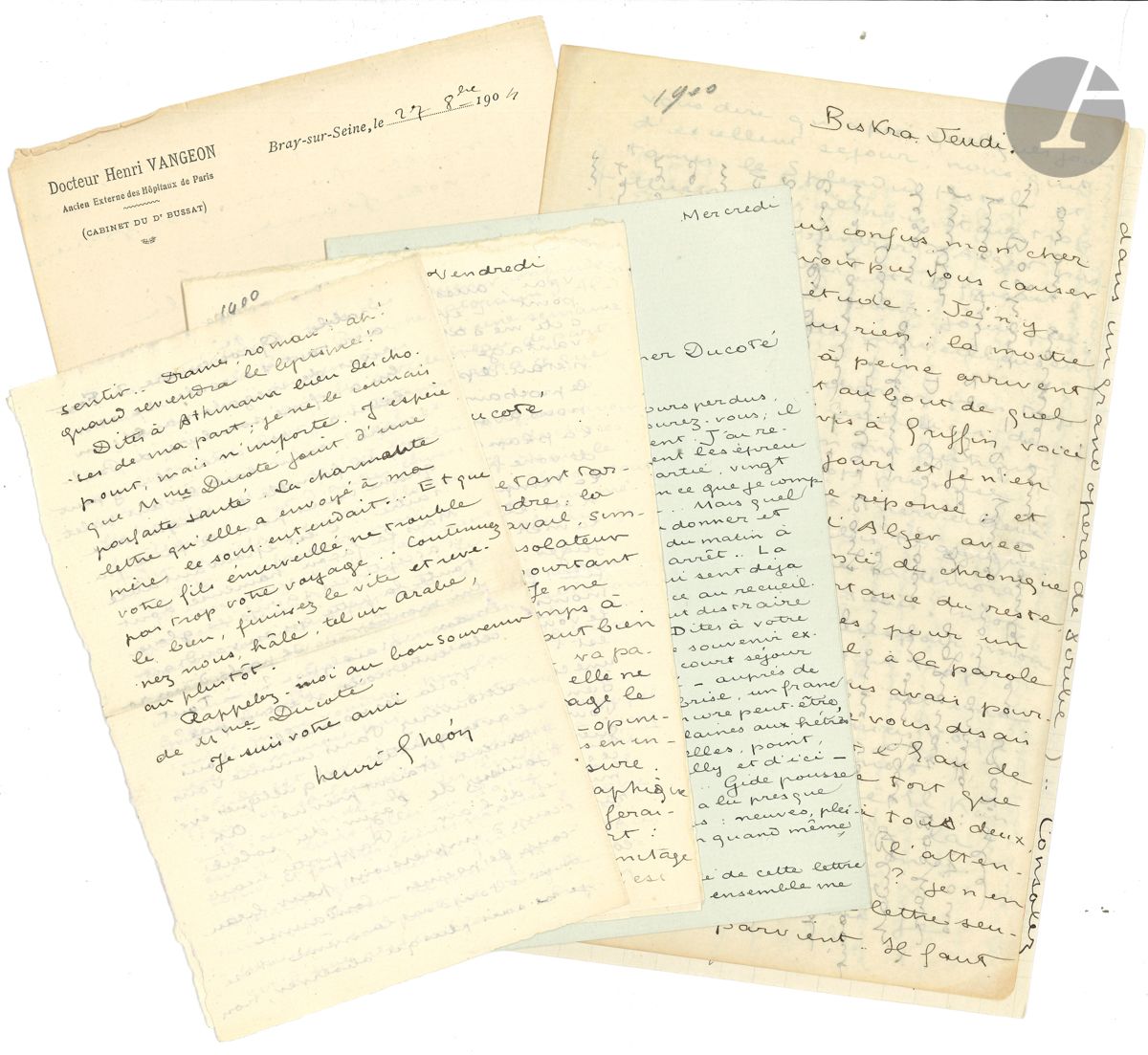 Henri GHÉON (1875-1944). 35 L.A.S., 1895-1915, à Édouard Ducoté ; 86 pages formats divers.

Intéressante correspondance littéraire au directeur de la revue L’Ermitage. Ghéon y évoque son voyage en Algérie, la relation avec Gide, sa collaboration à l’Ermitage, la mort de sa mère, son installation à Bray-sur-Seine comme médecin (une lettre porte son en-tête Docteur Henri Vangeon), la mobilisation et la guerre, etc. Nous ne pouvons en donner qu’un rapide aperçu (Ducoté a indiqué au crayon le millésime).
1895. Il remercie Ducoté et L’Ermitage de lui avoir « ouvert ses portes » en publiant son « étude sur Griffin »... 1897. Il a reçu les livres de Ducoté, et en fait une étude critique très élogieuse. 1898. Il le remercie de l’envoi de son manuscrit Calypso et explique ce qu’il aime dans cette œuvre : « Votre tragédie n’est pas à proprement parler une œuvre de théâtre mais un traité comme ceux de Gide, sous une forme dialoguée plus continue »... 1899. Organisation d’une rencontre en Normandie : « Ma mère et ma sœur se réjouissent de passer la journée avec votre charmante femme[...] Je reçois en même temps une lettre de Gide qui me dit que sa femme ne peut songer à nous rencontrer à Cabourg. Mais il ajoute [...] qu’il prendra peut-être un de ces jours sa bicyclette pour venir vous surprendre avec son beau-frère et qu’il me télégraphiera pour que je le rejoigne chez vous [...] Nous prendrons le train de 10 h.8 à Trouville et nous serons à 11 h.30 à votre Bretèche »... 1900. Nouvelles de ses travaux d’écriture, des amis qui l’entourent, des difficultés de Paul Fort pour se faire éditer, et du voyage avec Gide en Algérie (une à en-tête du Grand Hôtel à Constantine). 1901. Il s’installe à Bray-sur-Seine comme médecin de campagne ; il visite ses malades à bord d’une voiturette. Il continue son travail littéraire : « une longue chronique où j’avais entrepris de juger Wagner », et « l’eau de vie qui à nouveau distille ». Il veille à ce que la revue ne manque pas de matériaux à imprimer. Il donne des nouvelles des amis qui viennent le voir, qu’il préfère à ses connaissances de Bray... 1902. Il évoque l’enquête de l’Ermitage auprès de deux cents personnalités littéraires, sur la question : quel est le plus grand poète au XlXe siècle. Il déplore les difficultés de Ducoté à produire sa pièce et donne des nouvelles de sa propre production. 1903. « J’ai l’espoir de réintégrer Paris cet hiver [...] Que n’ai-je Paris sous la main et la plupart de mon temps libre. Cela viendra »... 1904. Il est encore à Bray. C’est peut-être la dernière année de parution de l’Ermitage et les derniers poèmes et chroniques qu’il envoie. 1905. Il déplore : « l’intrusion des Van Bever, Léautaud dans l’Ermitage est une triste chose ! Le prochain numéro comporterait-il cinq pages de mes vers ? En tout cas je vous les envoie »… « Je déplore la perte de l’Ermitage [...] Il aurait fallu produire davantage pour occuper la place. La place a été prise, tant pis »... 1908. 2 janvier : « Vous savez que je deviens peintre : j’expose aux Indépendants, sans préjudice de la littérature : un demi roman scandaleux dont la seconde moitié s’active »... 1911. « J’ai usé mes vacances entre les affaires de ma sœur [..].et les répétitions du Pain qui m’absorbent entièrement depuis deux semaines [...] Le surmenage d’un genre nouveau m’éberlue [...] Après plusieurs essais je tiens enfin mon Pierre Franc : Karl, le Dimitri des Karamazov »... 1912. Il raconte la mort accidentelle de sa mère. 1913. C’est maintenant Ducoté qui propose son livre pour une chronique dans un numéro de la NRF. « Dès le retour de Gide je poserai la question de votre livre [...] sans engager encore la revue »... 1915. 10 janvier (sur carte postale militaire), il envoie ses vœux aux Ducoté et son adresse au front, il est « aide major 29e Artillerie » : « Je ne regrette pas mon voyage je vis dangereusement (pas trop, mais un peu) et gaiement ». 13 avril, il raconte son expérience de médecin engagé sur le front de la Somme (qui contribuera à sa conversion) : « On vit au front sous “le fatum” il frappe un peu plus souvent voilà tout mais la “grâce” aussi a les siens c’est dans cet espoir qu’il faut vivre [...] On dit la fin de la guerre prochaine. Pourquoi ? Nous l’ignorons »… Etc.
On joint 2 poèmes autographes : Lied en vers libres (1 p.1/2 in-8, signé), et Le Potager (5 pages ½ in-4), juillet 1897.