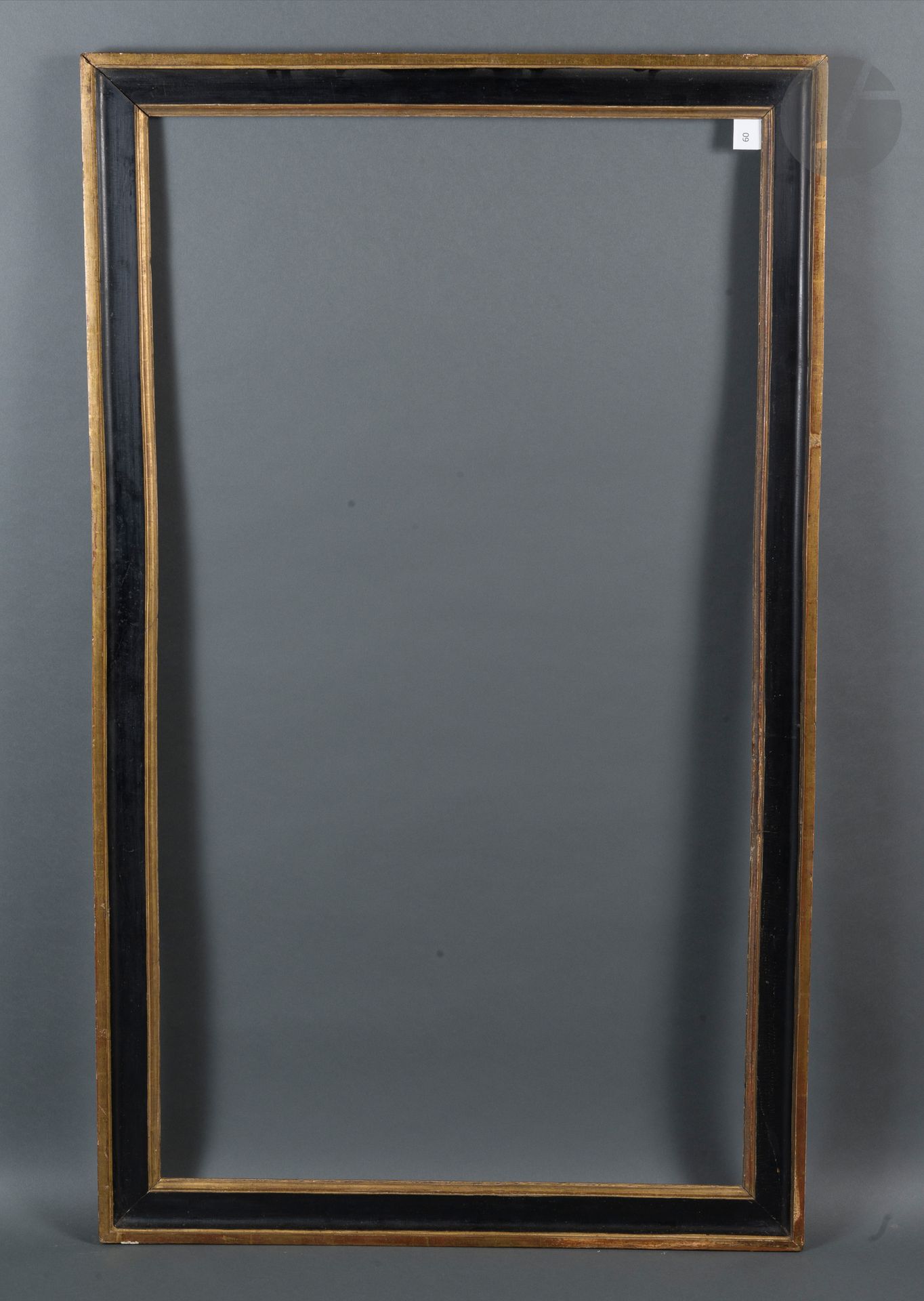 Black and gold molded oak frame.
Louis XVI period (accidents).
64,2 x 117,7 cm - Profile : 6 cm

