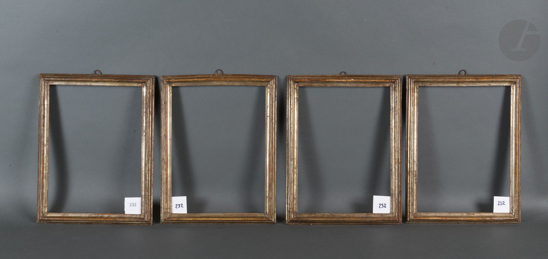 Suite of four molded and silvered wood chopsticks. Italy, 18th century (small accidents).
20 x 27.5 cm, 20.1 x 27.3 cm and 20.3 x 27.6 cm - Profile : 2.7 cm

