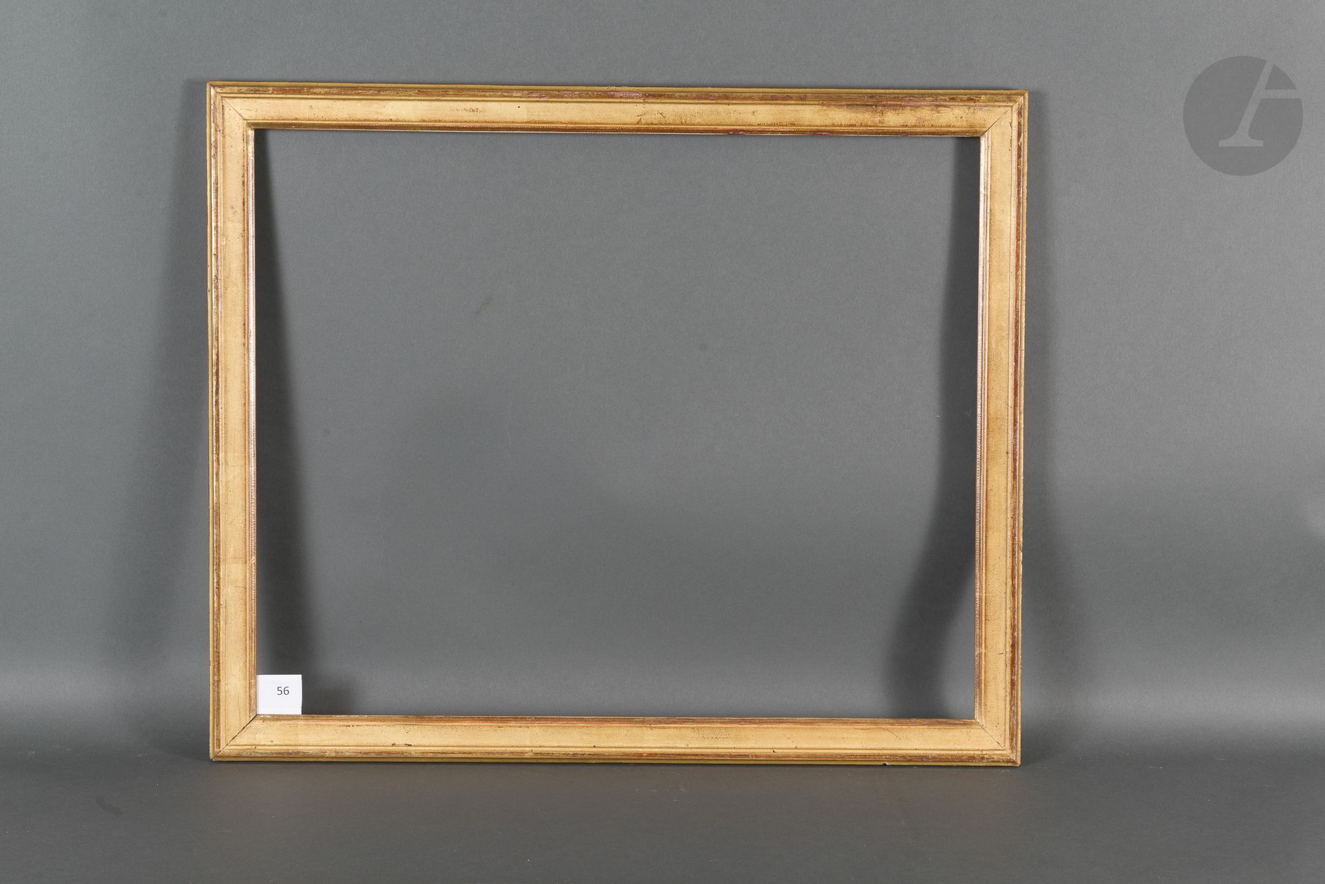 
Baguette en bois mouluré et doré.

Époque Louis XVI (modifiée dans ses dimensions).

40.5 x 60.5 cm - Profil : 5.4 cm


