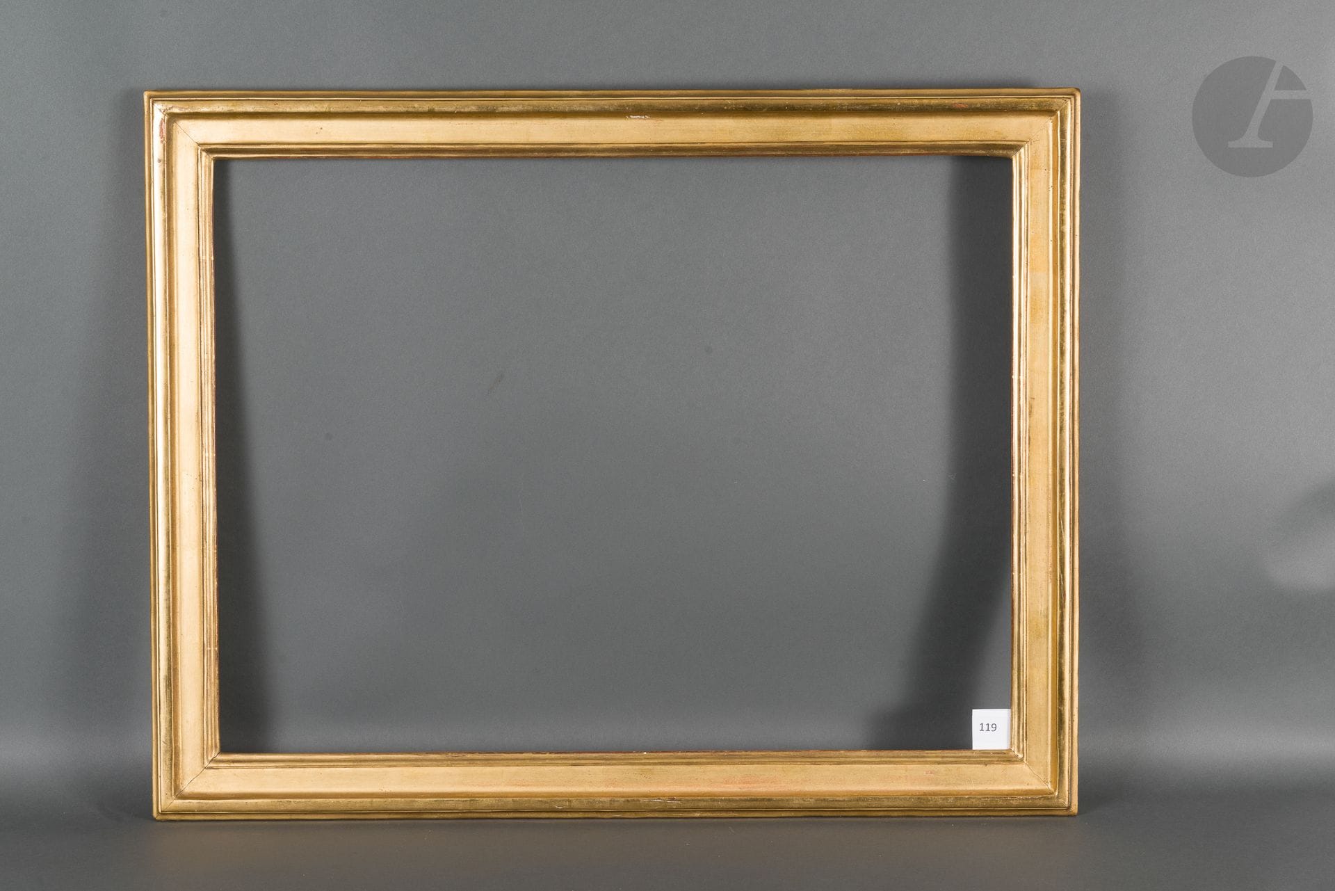 Frame in molded and gilded oak.
Louis XVI period (gilded).
48 x 64,2 cm - Profile : 5,5 cm (15P)

