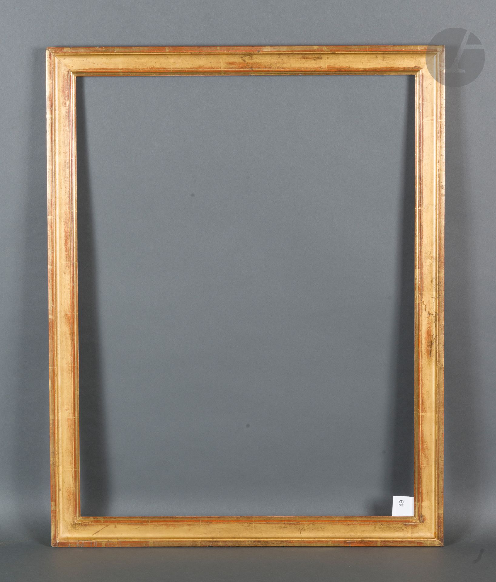 Baguette en bois mouluré et doré. Fin du XVIIIe siècle début du XIXe siècle (restaurations).
Voir reproduction page précédente
52,2 x 68,6 cm - Profil : 4,5 cm