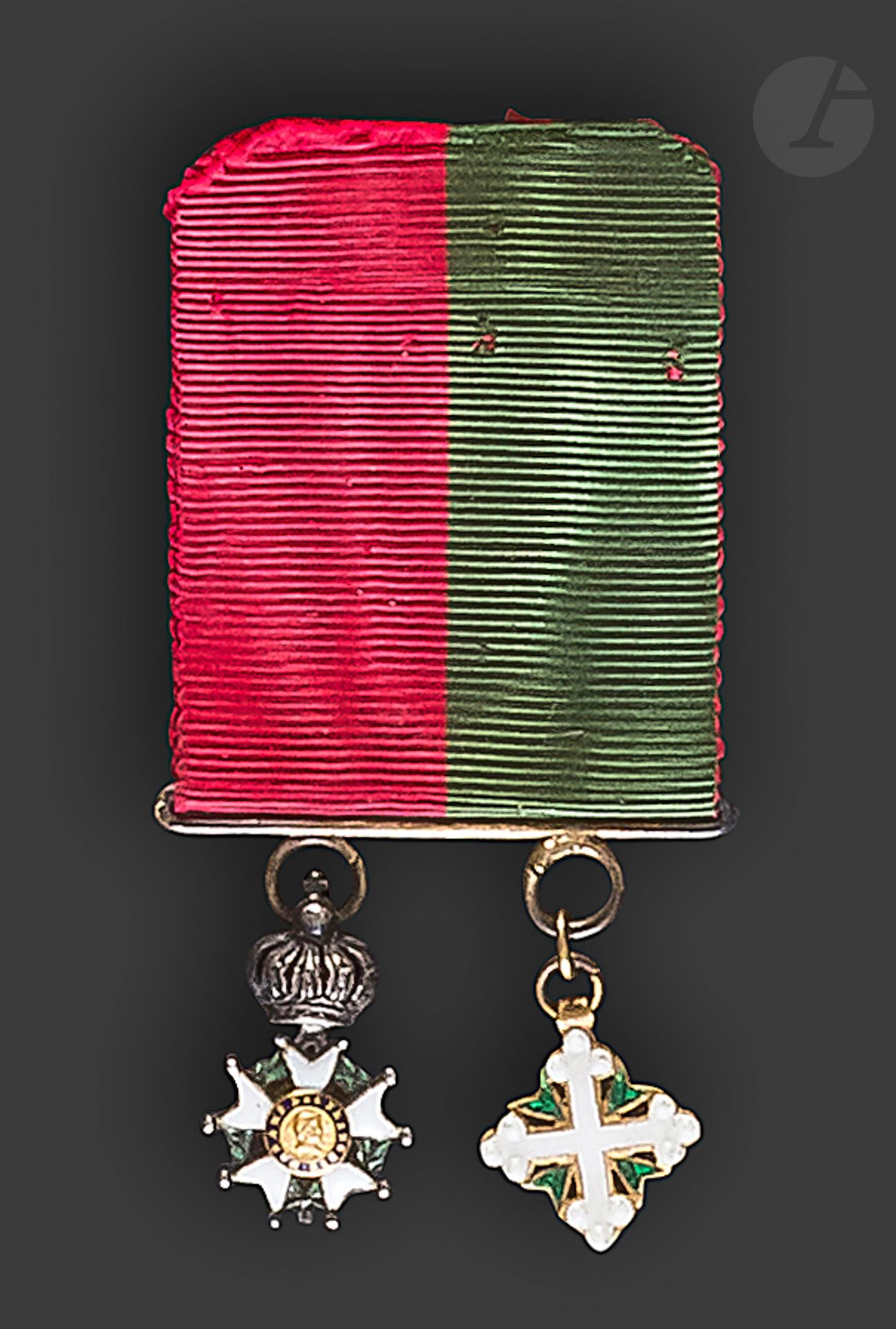 FRANCE - ITALY


- Order of Saint Maurice and Lazarus.


- Order of the legion of honor.


Gala bar in gilt with two miniatures of the orders, in silver, gold and enamel.


Ribbon with the colors of the two orders.


Height : 20 mm - Gross weight : 2 g


T.T.B.





