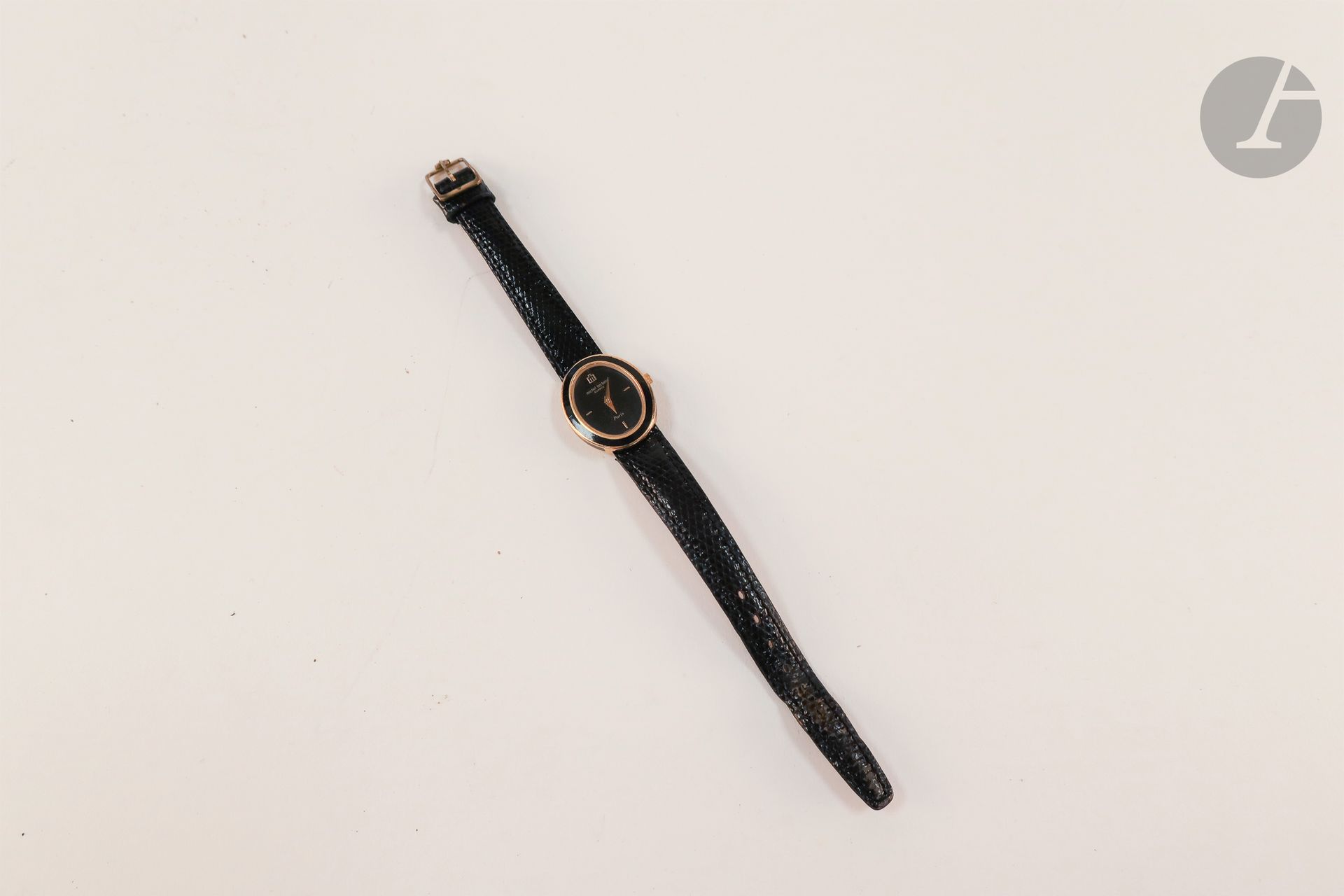 MICHEL HERBELIN

Montre bracelet pour femme en métal doré, cadran noir, mouvement à quartz (pile non vérifiée) bracelet cuir.