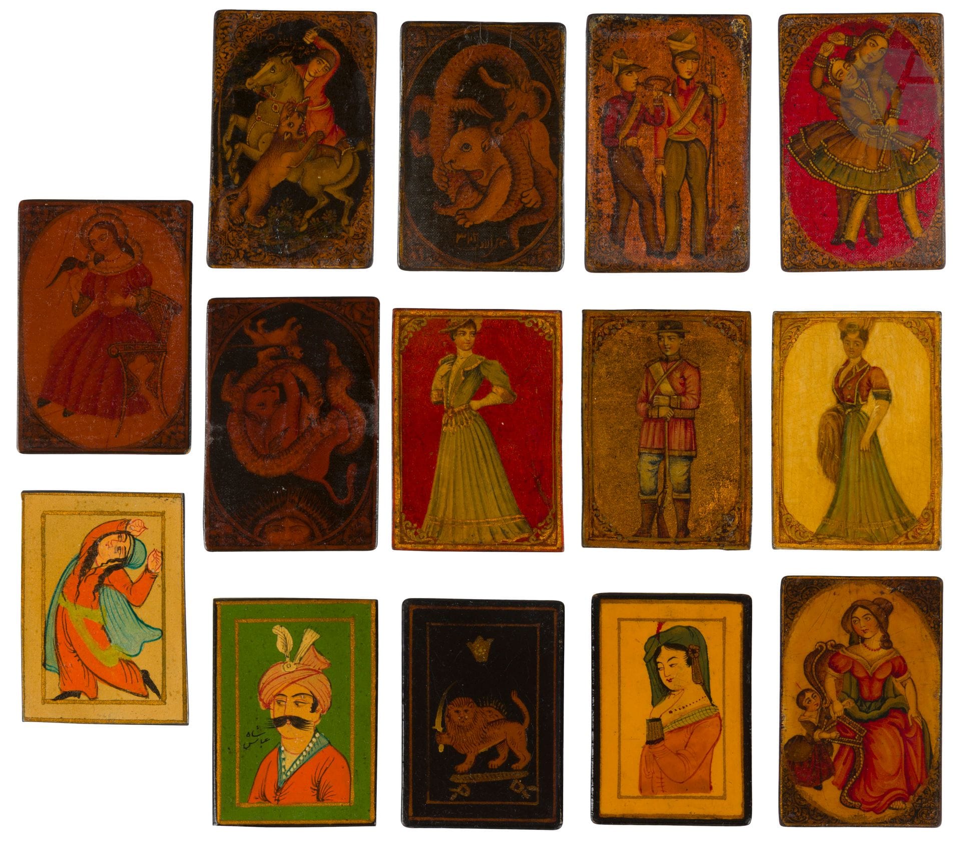
Belle collection de 154 cartes à jouer as-nâs, Iran qâjâr, XIXe et XXe siècle

Cartes à jouer en os ou bakélite et en papier mâché peint d’un décor sur une face, le dos noir, l’ensemble laqué. Une série du XIXe siècle, certaines cartes datées 1305 (?) H/1887 et 1312 H/1894, représentant des élégantes iraniennes (Bibi) ou européennes, certaines debout, d’autres assises, certaines seules, d’autres en compagnie d’un enfant ou d’un oiseau, quelques-unes se servant à boire ou dégustant un breuvage, d’autres enlacées par un homme ; d’autres cartes sont ornées d’hommes, iraniens ou européens, élégants assis sur un trône, soldats armés de fusils (Serbaz), cavaliers parfois chassant un lion, enfin plusieurs cartes figurant un combat entre un lion et un dragon (As). Une deuxième série du XXe siècle, de plus petit format, présente des portraits d’hommes et de femmes en buste, certains légendés tels que Shah ‘Abbas, également quelques figures de danseuses en pied, et plusieurs au symbole iranien du Lion solaire brandissant un sabre et surmonté d’une couronne. Plusieurs cartes en plusieurs exemplaires. 

Environ 6 x 4 cm et 5,5 x 4 cm

Bon état général, quelques accidents, huit cartes encadrées (deux cadres).



Le jeu de As-Nâs est un très ancien jeu de cartes d’origine persane. Sa popularité en Iran est telle que le mot persan “as-Nâs” désigne à la fois le jeu mais aussi la carte à jouer en elle-même. Le jeu de As-Nâs est un jeu d’argent engendrant des mises et des paris qui peut être considéré comme l’ancêtre du poker. Plusieurs institutions renommées en conservent des cartes telles que le Musée Français de la Carte à Jouer (Issy-les-Moulineaux), la Bibliothèque Nationale de France (Paris), le British Museum (Londres) ou encore le Moghadam Museum (Téhéran).



154 Qajar As-Nâs playing cards, Iran, 19th and 20th century
