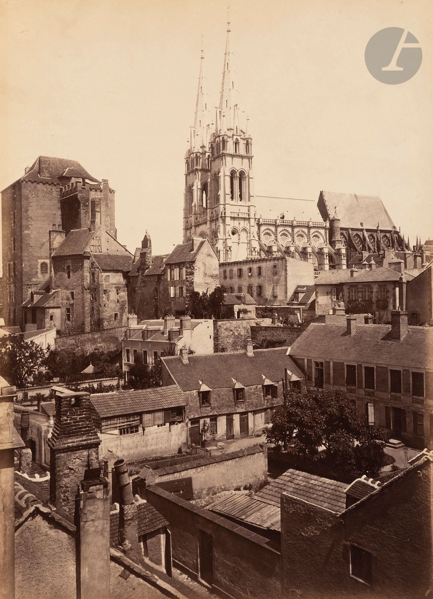 Charles Marville (1813-1879) 
Moulins (Allier), c. 1860. 
Cathédrale Notre-Dame-de-l’Annonciation.
Épreuve sur papier albuminé, d’après négatif verre au collodion, contrecollée sur carton. 
36 x 25,8 cm


Charles Marville (1813-1879) 
Moulins (Allier), c. 1860. 
Cathedral of Notre-Dame-de-l'Annonciation.
Albumen print, from a collodion glass negative, mounted on cardboard. 
36 x 25,8 cm