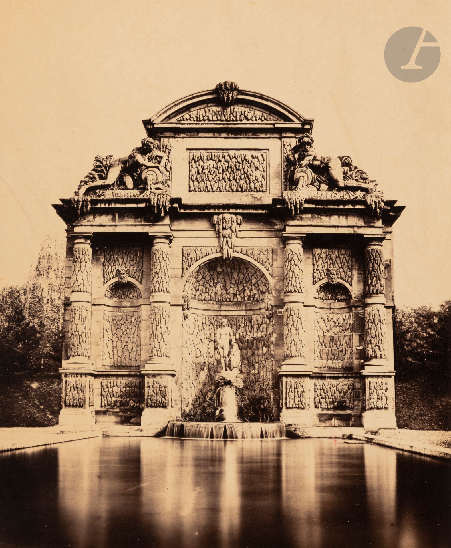 Charles Normand (1858-1934)
Fontaine Médicis du jardin du Luxembourg, avant 1862.
Épreuve sur papier albuminé, contrecollée sur carton. Annotations manuscrites de la main de Charles Normand « Photo précieuse de l’état ancien, avant la pose du Polyphème et autres statues. La grille du bassin n’est pas posée » et signature au verso du montage.
26 x 20,5 cm


Charles Normand (1858-1934)
Medici Fountain in the Luxembourg Gardens, before 1862.
Albumen print, mounted on cardboard. Handwritten annotations by Charles Normand "Photo précieuse de l'état ancien, avant la pose du Polyphème et autres statues. La grille du bassin n'est pas posée" and signature on mount verso.
26 x 20,5 cm