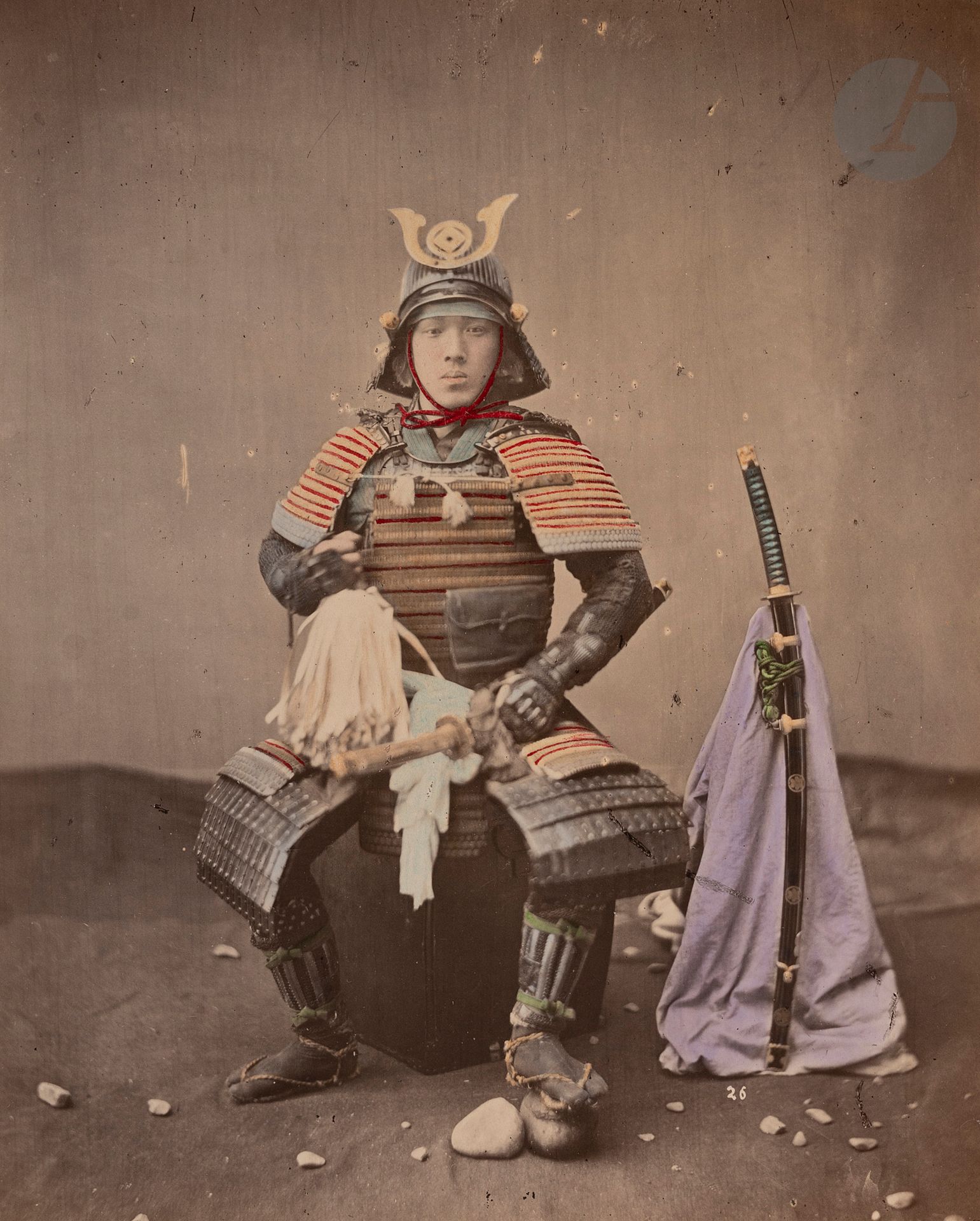 Kusakabe Kimbei (1841-1934) et divers
Japon, c. 1880-1890.
Hakone Lake. Kiga. Mont Fuji. Tokaido. Tokyo. Wisteria (glycine). Ichinotaki. Nikko. Temple. Mihashi. Enoshima. Osaka. Temple à Kyoto. Honmoku. Yokohama. Vendeurs de paniers. Cérémonie du thé. Musiciennes. Combat de Sumos. Samouraï. Coiffures. Prêtres. 
Album in-4 oblong, reliure avec plats en laque, composé de 50 épreuves sur papier albuminé, rehaussées de couleurs et contrecollées sur cartons. Nombreuses légendes tapuscrites sur étiquettes. Quelques légendes et numérotations dans les négatifs. 
Formats des épreuves : de 19 x 24 à 20 x 26 cm 


Kusakabe Kimbei (1841-1934) and others
Japan, c. 1880-1890.
Hakone Lake. Kiga. Mount Fuji. Tokaido. Tokyo. Wisteria. Ichinotaki. Nikko. Temple. Mihashi. Enoshima. Osaka. Temple in Kyoto. Honmoku. Yokohama. Basket sellers. Tea ceremony. Female musicians. Sumo fight. Samurai. Hairdressers. Priests. 
Oblong 4to album, bound with lacquered covers, composed of 50 albumen prints, enhanced with colors and mounted on cardboard. Numerous typed captions on labels. Some captions in the negatives. 
Dimensions : from 19 x 24 to 20 x 26 cm