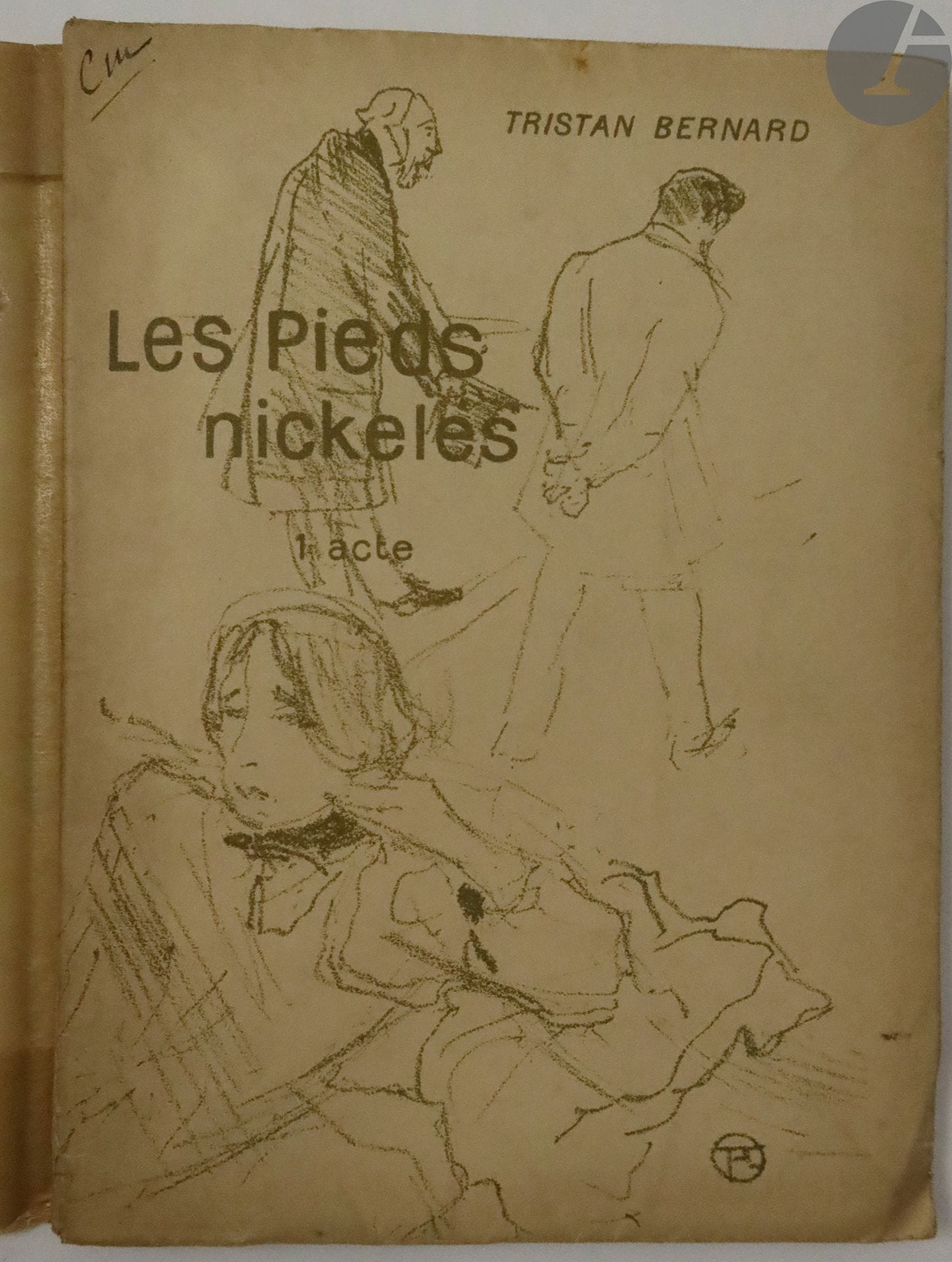 BERNARD (Tristan).
Les Pieds nickelés. Comedy in one act.
Paris : Paul Ollendorff, 1895. - In-8, paperback, filled cover.
First edition dedicated to Louis-Alfred Natanson, of this little comedy first performed on August 15, 1895 at the Théâtre de l'Œuvre. No copies were printed on large paper.

This edition is very sought after because the cover is illustrated with a lithograph by Henri de TOULOUSE-LAUTREC.

A very well preserved copy despite some light soiling. First and last leaves browned.






