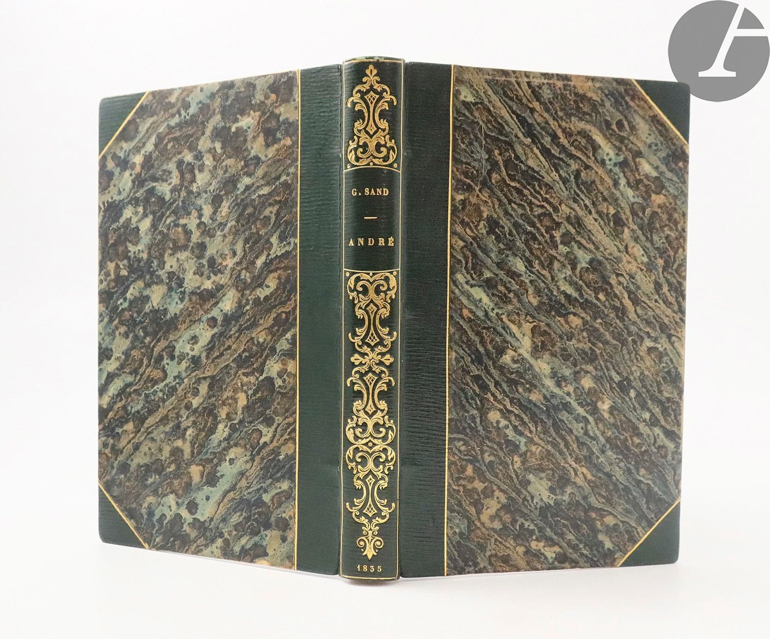 SAND (George).
André.
Paris : Félix Bonnaire, Victor Magen, 1835. — In-8, demi-maroquin vert foncé à coins, filets dorés, dos lisse orné, tête dorée, non rogné (Thierry sr de Petit-Simier).
Édition originale de ce roman intimiste sur fond de campagne berrichonne, contant les amours malheureuses d'un aristocrate et d'une grisette.

Très bel exemplaire relié par Thierry.