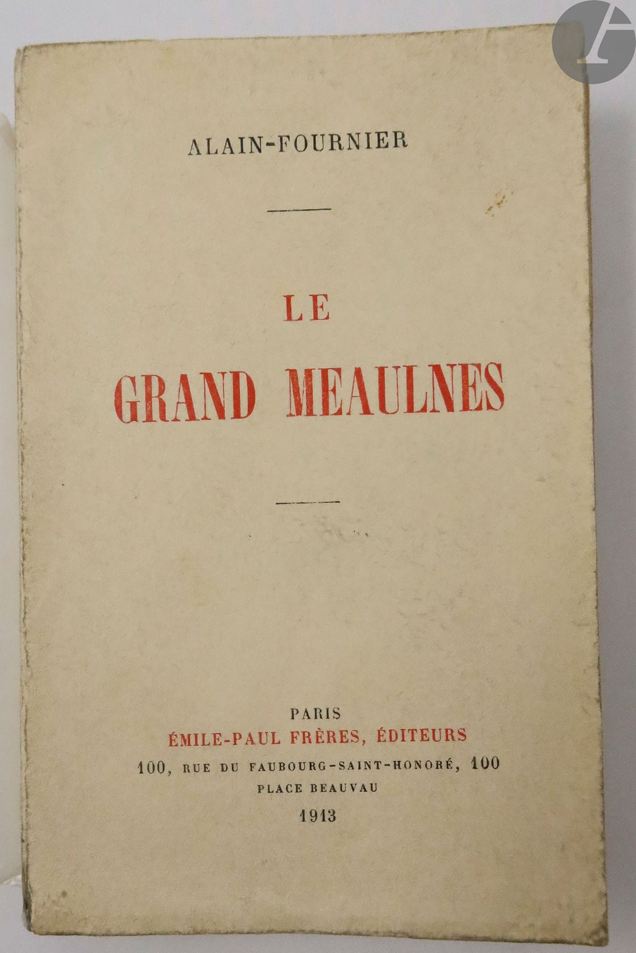 ALAIN-FOURNIER.
Ensemble de 2 ouvrages : 


- LE GRAND-MEAULNES. Paris : Émile-Paul frères, 1913. — In-18, broché.
Édition originale.
Exemplaire de deuxième mille, numéroté 2545. Il comporte cependant les caractéristiques des exemplaires de 1ère émission dont le numéro 9-13 présent sur la page de la table des matières, le numéro 10-13 sur la quatrième de couverture et la faute page 133 « Chapitre I » au lieu de « II ».
Couverture salie, dos en partie décollé du corps de l'ouvrage.

- LA FEMME EMPOISONNÉE. [Paris] : A. A. Stols & Pierre Seghers, 1944. — In-12, broché, couverture rempliée.
Édition originale tirée à 65 exemplaires sur papier vergé.
Un des 50 exemplaires numérotés en chiffres arabes.
Quelques salissures à la couverture.