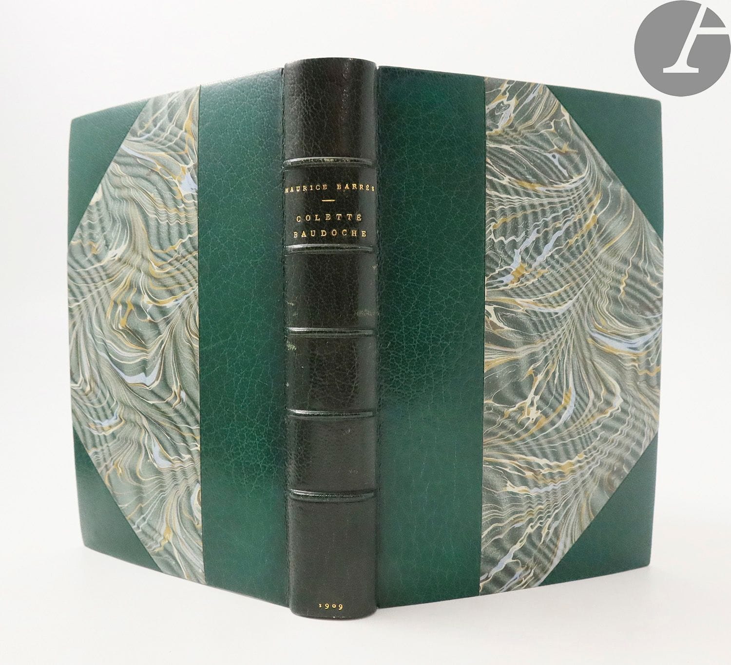 BARRÈS (Maurice).
Colette Baudoche. Histoire d'une jeune fille de Metz.
Paris : Librairie Félix Juven, [1909]. — In-8, demi-maroquin vert foncé à coins, dos à nerfs, tête dorée, non rogné, couverture et dos conservés, étui (Devauchelle).
Édition originale.

UN DES 75 EXEMPLAIRES SUR PAPIER DE HOLLANDE (n° 38).

Bel exemplaire relié par Devauchelle.
Dos bruni, quelques minimes frottements d'usage.