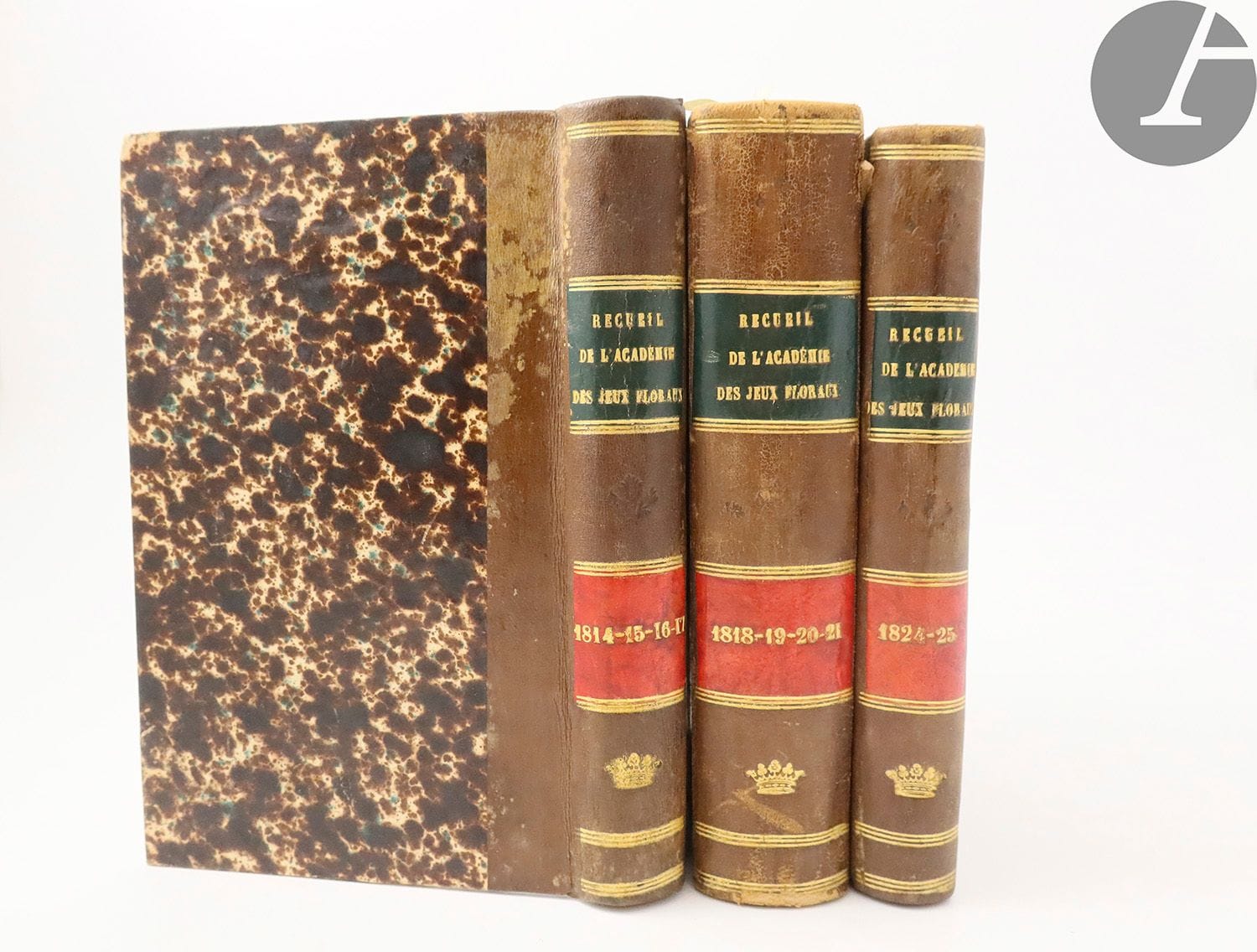 [HUGO (Victor].
Recueil de l'Académie des jeux floraux. 1814, 1815 et 1816 [1817 - 1818 - 1819 - 1820 - 1821 - 1824 et 1825].
Toulouse : M.-J. Dalles, [1814-1825]. — 8 livraisons en 3 volumes in-8, demi-basane brune, dos lisse orné, tranches mouchetées (reliure de l'époque).
Ensemble de 10 années en 8 livraisons publiées par l'Académie des jeux floraux et présentant les pièces poétiques primées par cette célèbre société littéraire.

Ces années couvrent une bonne partie de la période romantique et sont particulièrement recherchées en raison de la présence des premiers vers composés par le jeune Victor Hugo, notamment l' « Ode sur le rétablissement de la statue de Henri IV », « Les Verges de Verdun » (les 2 en 1819),  « Moïse sur le Nil », « Les Deux âges, idylles » (1820), etc.

Frottements et épidermures aux reliures. Mouillures. Sans les années 1822 et 1823.