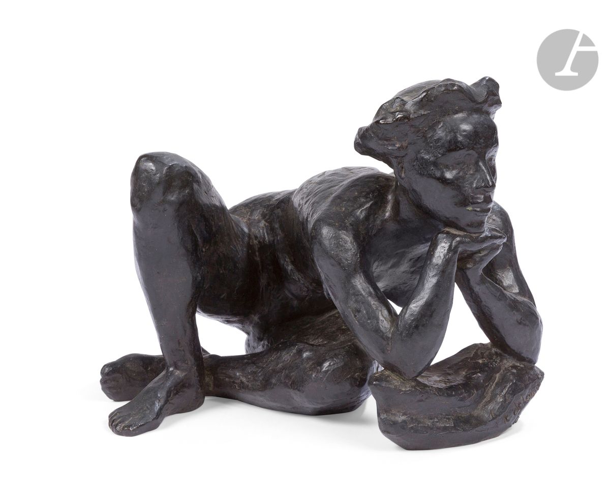 Clara DE LAMATER (b. 1955
)Nude woman leaning on
a

chairBronze
proof
with brown patina.
Signed and numbered on 8
. Stamp of the founder "F. Godard - Cire Perdue".
21 x 23 x 26 cm




