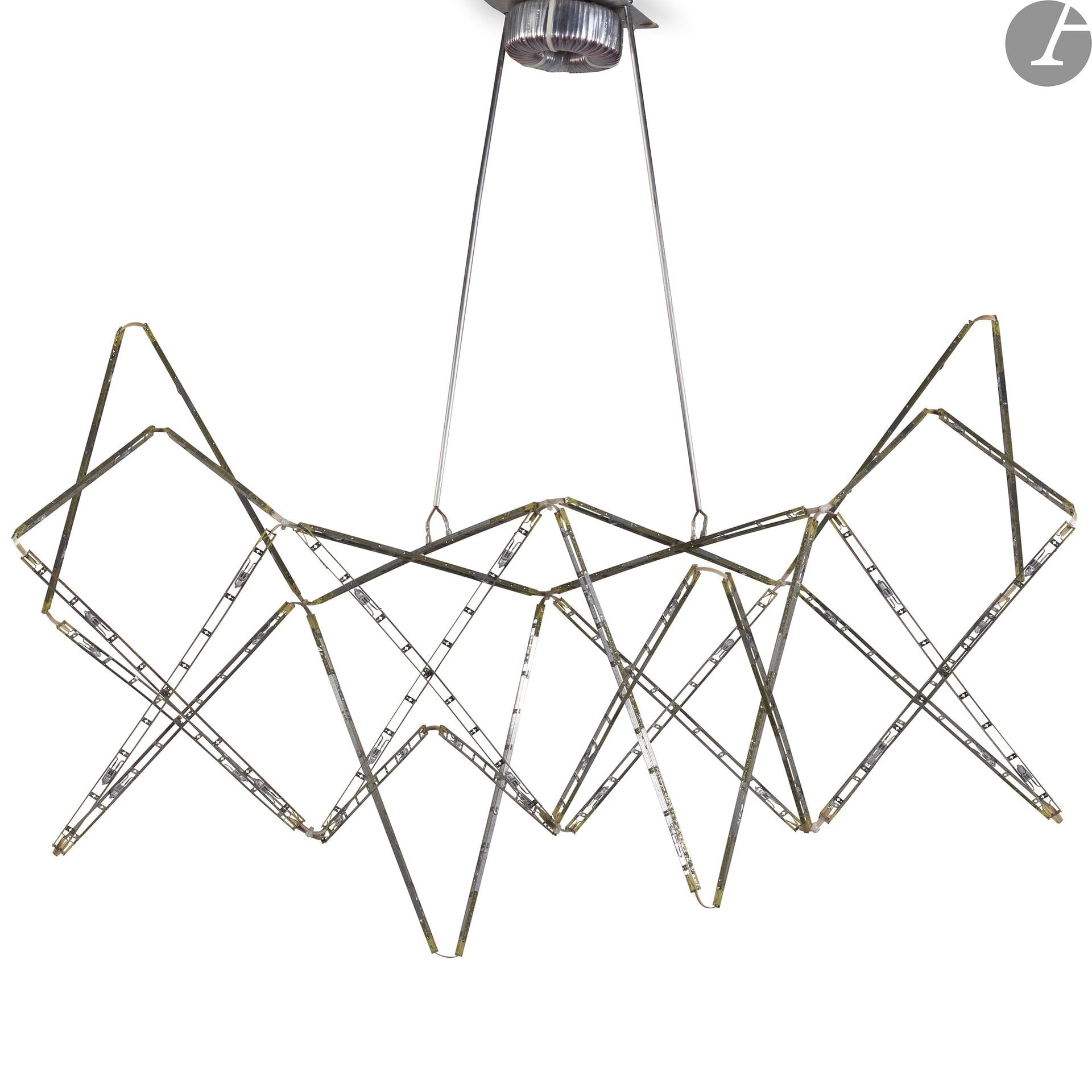TSÉ TSÉ & ASSOCIÉES – SIGOLÈNE PRÉBOIS & CATHERINE LÉVY DESIGNERS
Vaisseau céleste, le modèle conçu en [2003]
Suspension à LED.
En état de non-fonctionnement.
H. 95 cm – L. 120 cm – l. 54 cm