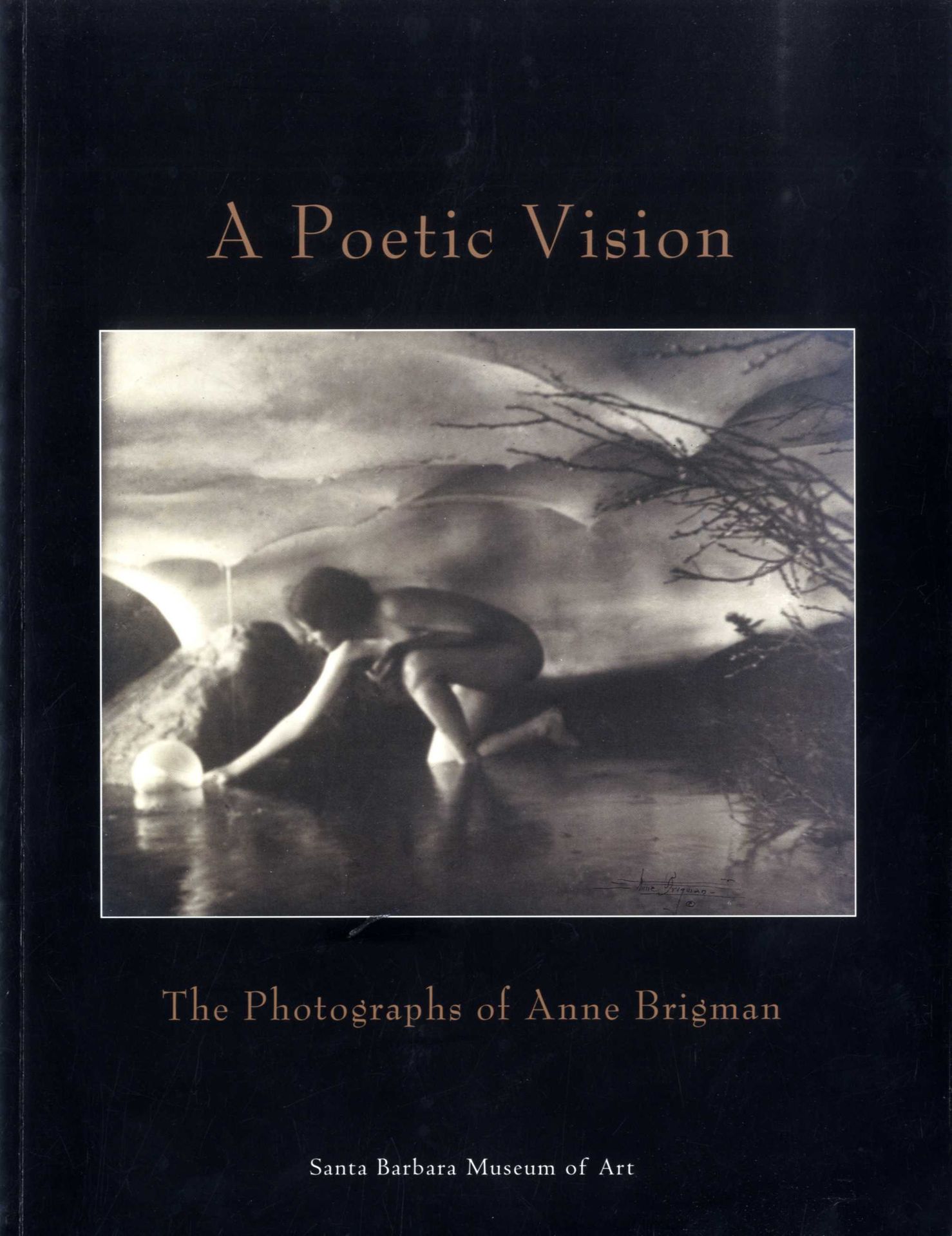 BRIGMAN, Anne (1869-1950)

A poetic vision, the photographs of Anne Brigman.
Santa Barbara, Santa Barbara Museum of Art, 1995.

In-4 (28 x 21,5 cm). Édition originale, 96 pp, 40 photographies en noir et blanc pleine page et 7 photographies in texte, texte en anglais de Susan Ehrens. Édition brochée.