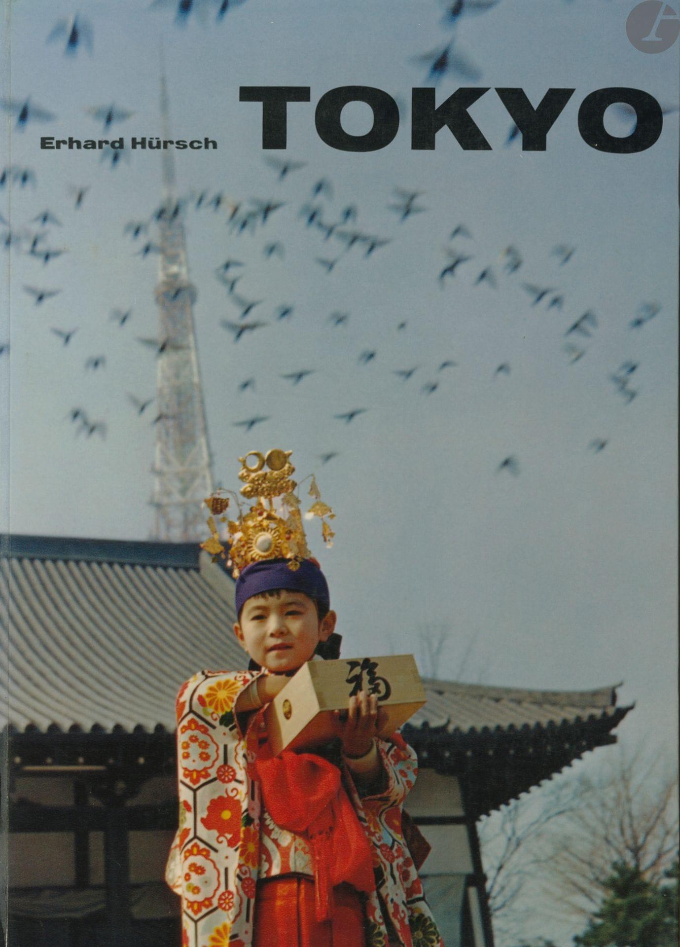 [JAPON]
HÜRSCH, ERHARD (1920-2009) [Signed]
Tokyo.
Fretz & Wasmuth, Zürich/Stuttgart, 1965.
In-8 (28 x 20 cm). Édition originale, dédicacée et signée par par Erhard Hürsch en page de titre. 88 photographies. Cartonnage illustré.