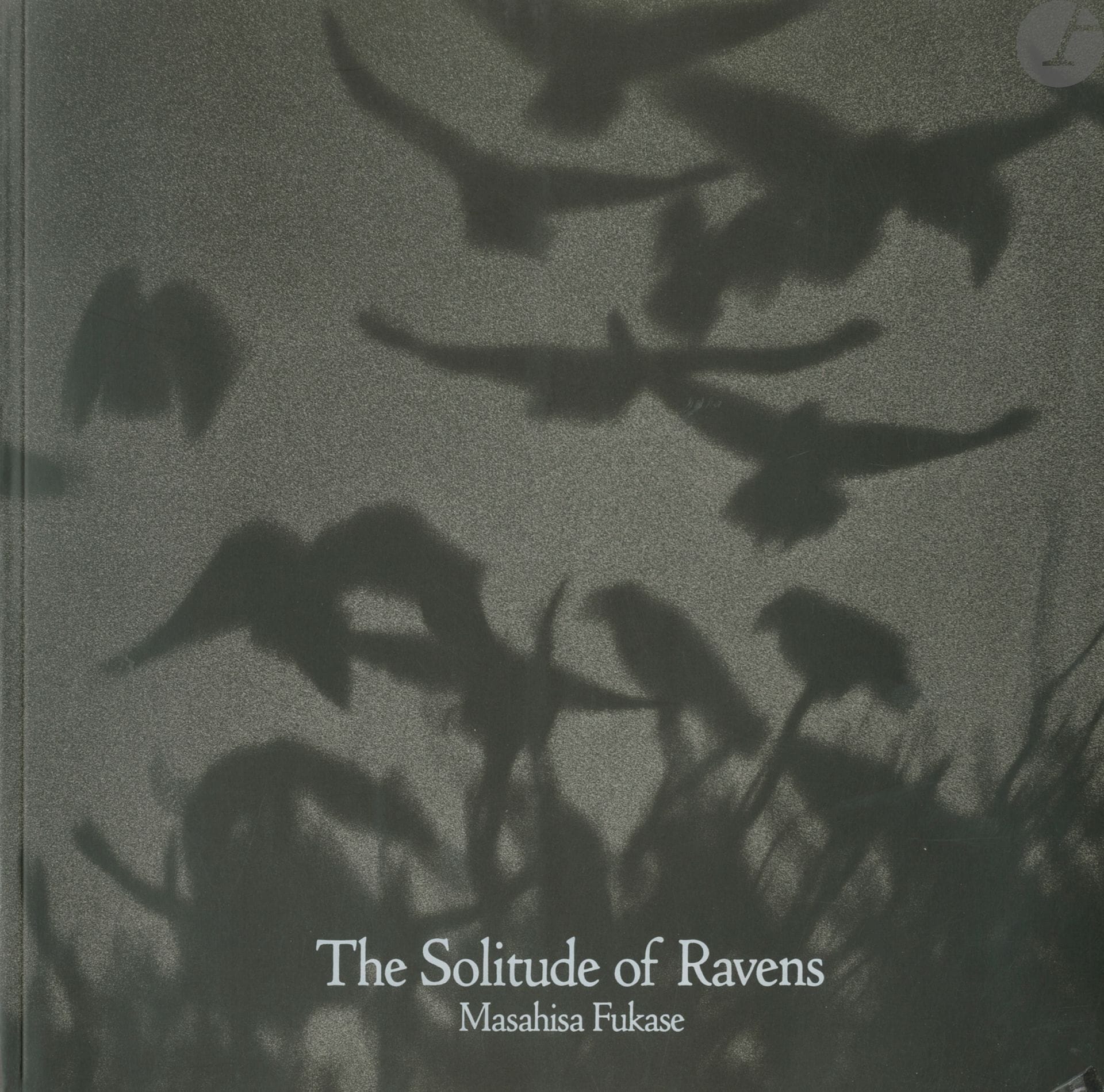 [JAPON]
FUKASE, MASAHISA (1934-2012)
The Solitude of Ravens.
Bedford Arts, San Francisco, 1991.
In-8 (25,5 x 25,5 cm). Édition originale, brochée. 132 pp. Couverture souple illustrée.