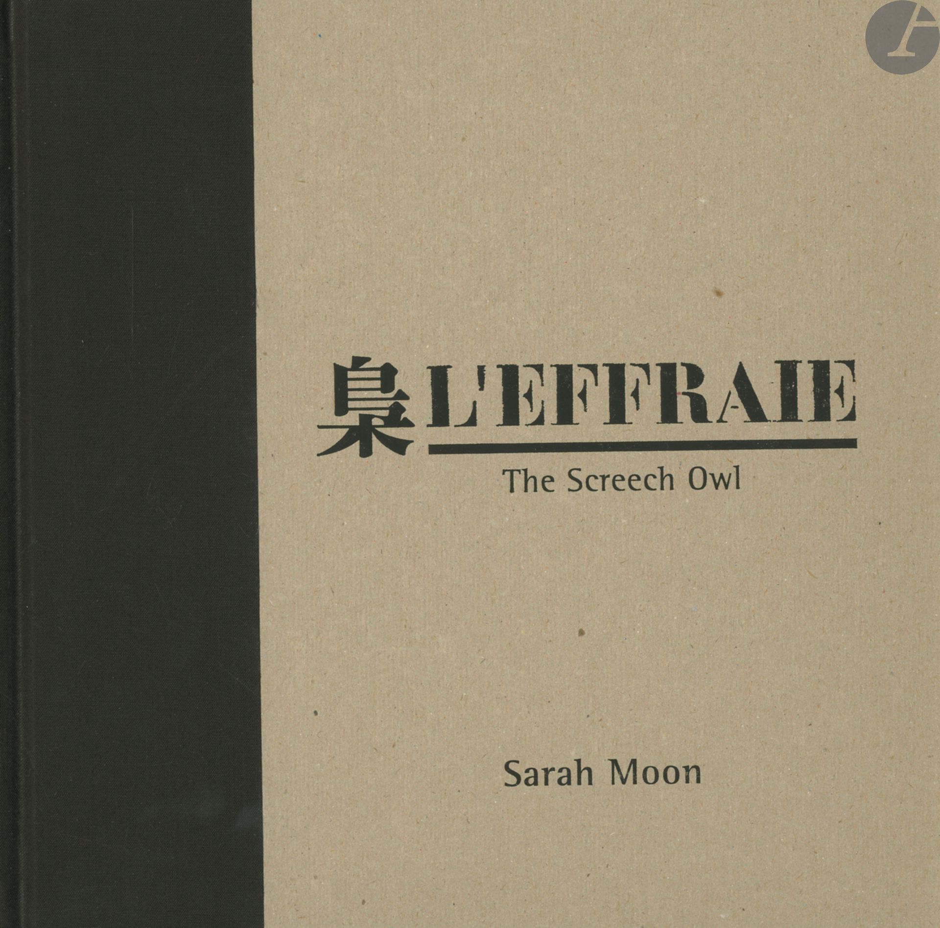 MOON, SARAH (1941
)2 volumes.
*The Screech Owl. The Screech Owl.
Based on a fairy tale by Andersen: the little tin soldier.
Kahitsukan, 2005.
*The Red Thread. The Red Thread.
Based on a fairy tale by Perrault: Bluebeard.
Kahitsukan, 2006.
8 pages (21,5 x 21,5 cm). Original editions. Bilingual French-English text. Publisher's hardcovers with black title. New condition. "Le Fil Rouge" complete with DVD inserted at the end of the book.








