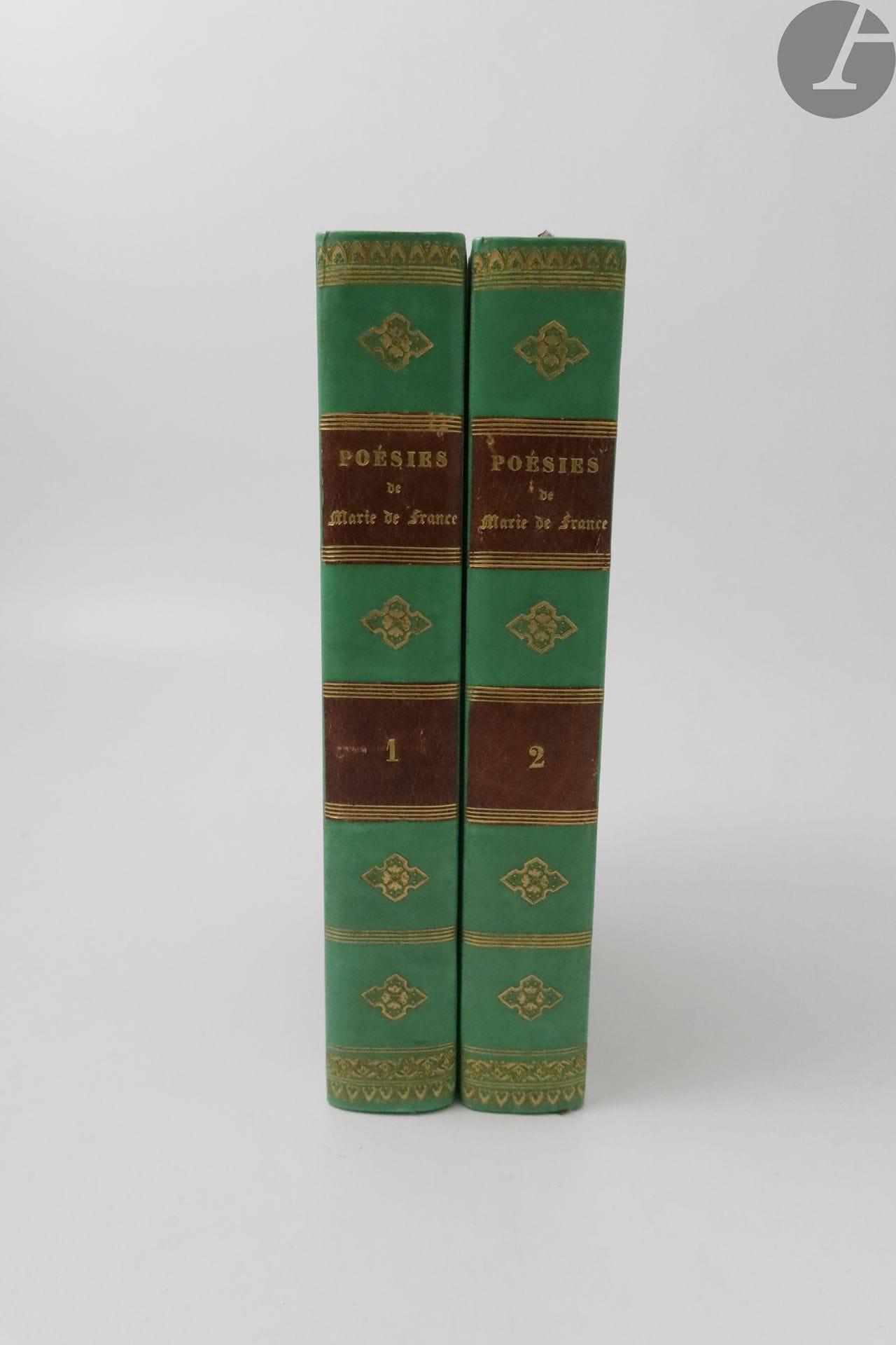 *MARIE DE FRANCE.
Poésies de Marie de France, Anglo-Norman poet of the 13th century, or collection of lais, fables and other productions of this famous woman.
Paris : Marescq, 1832. - 2 volumes in-8, bradel green half paper with corners, smooth spine decorated, gilt head, not trimmed (binding of the time).
Beautiful edition of the poems of Marie de France, "published according to the manuscripts of France and England, with a Notice on the life and works of Marie; the translation of her Lais opposite the text, with notes, comments, observations on the uses and customs of the French and English in the 12th and 13th centuries; by B. de Roquefort.

The illustration consists of two frontispieces engraved by Godefroy after Chasselat.

A very nice copy, very well preserved.
Provenance : Bourlon de Rouvre, with ex-libris.







