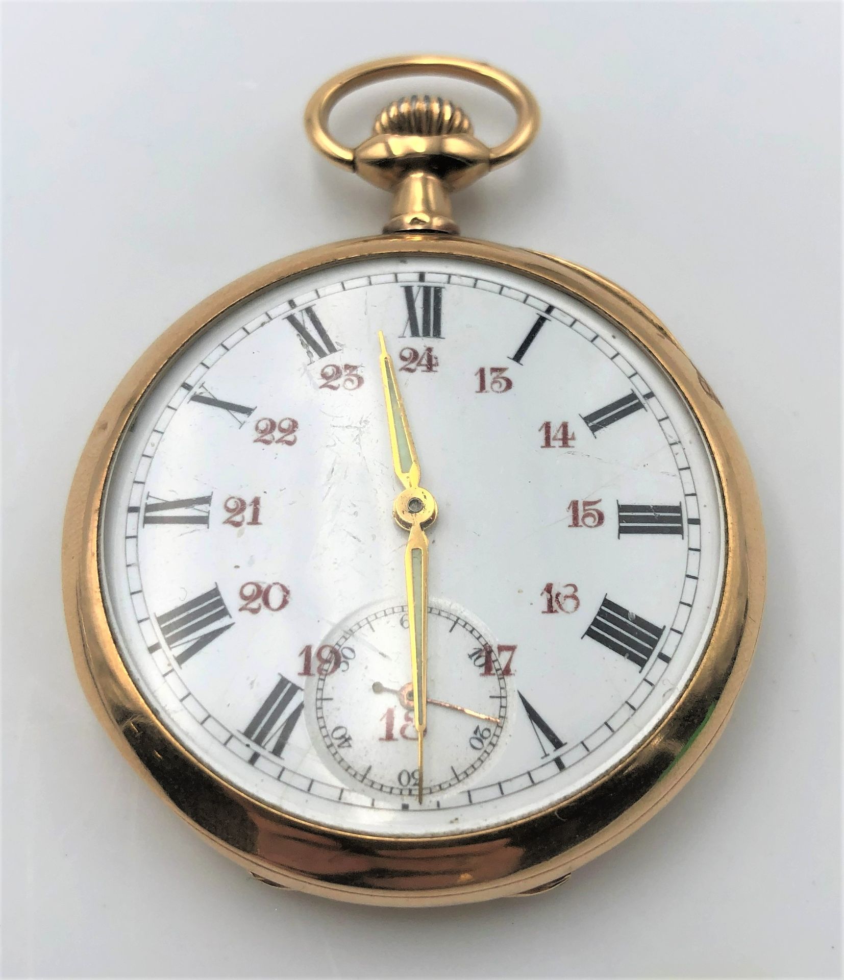 Montre de poche en or (18K) . Poids brut: 66 g
(double paroie)