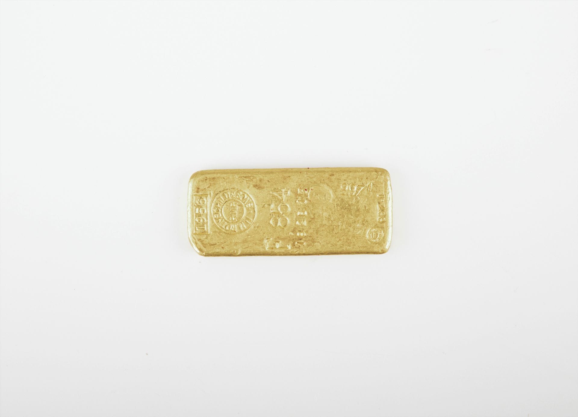 1 Lingot en or (997,1) numéroté 162513 & F854.Poids: 999 g  
Frappé "N.M.ROTHSCHILD & SONS", daté 1956.