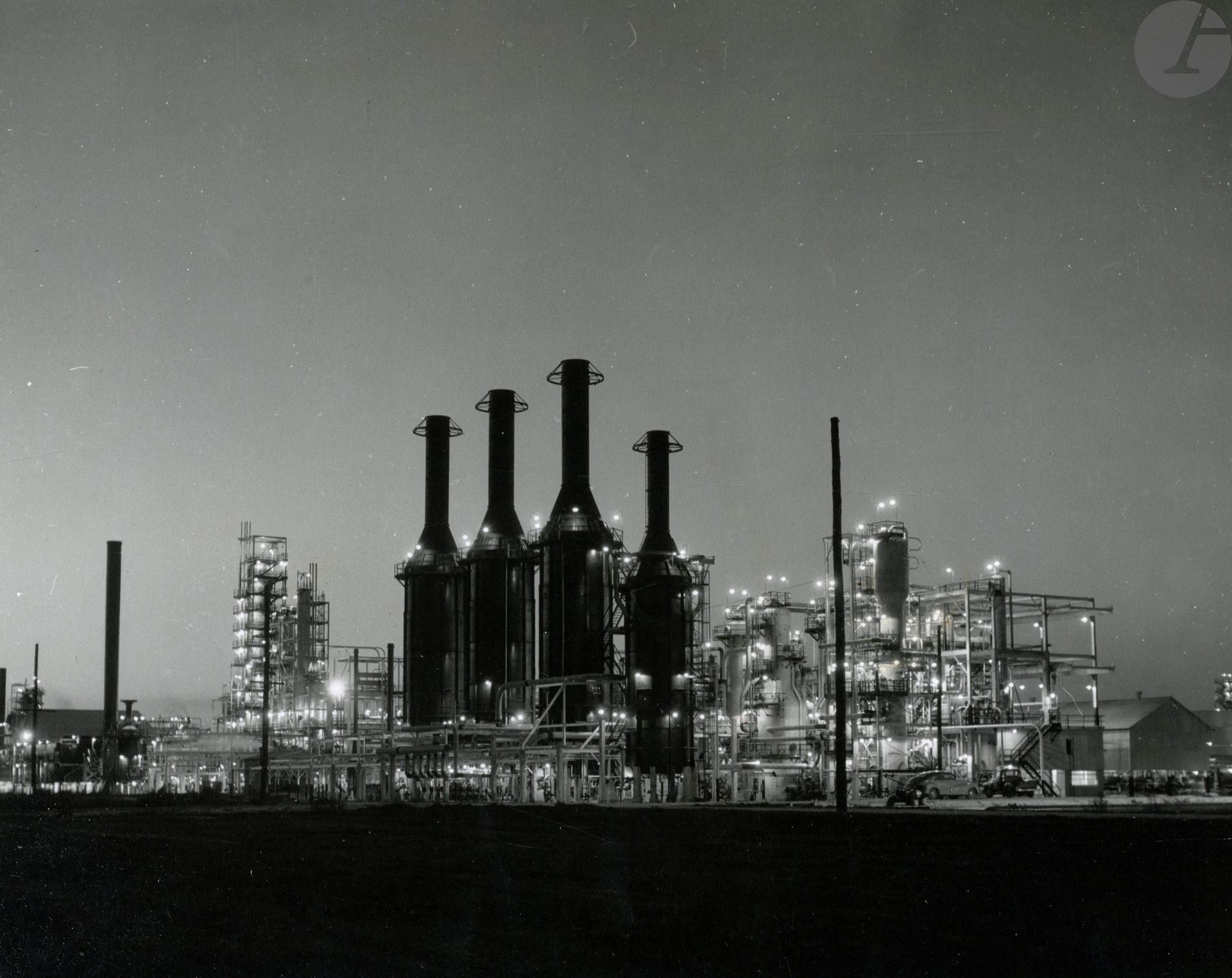 Fritz Henle (1909-1993
)Oil Refinery, December 1949. 
Two (2) vintage silver prints. Photographer's stamp, dates and annotations on versos. 
Medium size: 20.5 x 25.5 cm with marginsFritz

Henle (1909-1993)
Oil refinery, December 1949. 
Two vintage gelatin silver prints. Photographer's stamp, dates and annotations on versos. 
Average size: 20.5 x 25.5 cm







