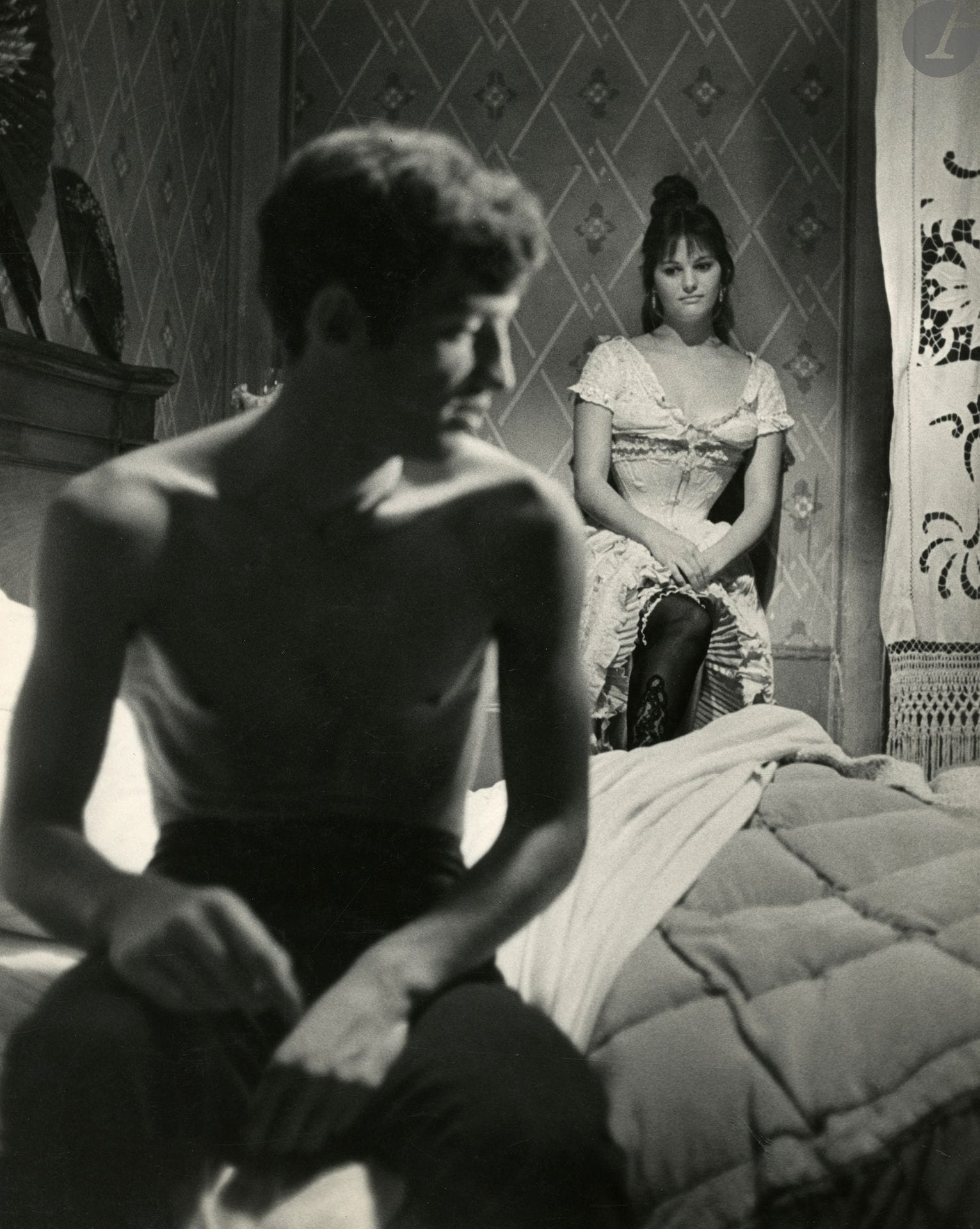 Pierluigi Praturlon - J. Falloux et divers
Jean-Paul Belmondo, c. 1960-1970.
Trois (3) épreuves argentiques d’époque. Tampons de photographes (2) et quelques annotations manuscrites aux versos.
Formats : de 19,5 x 29 à 29,8 x 24 cm

Pierluigi Praturlon - J. Falloux and others
Jean-Paul Belmondo, c. 1960-1970.
Three vintage gelatin silver prints. Stamps of photographers (2) and a few handwritten annotations on versos.
DImensions : from 19,5 x 29 to 29,8 x 24 cm