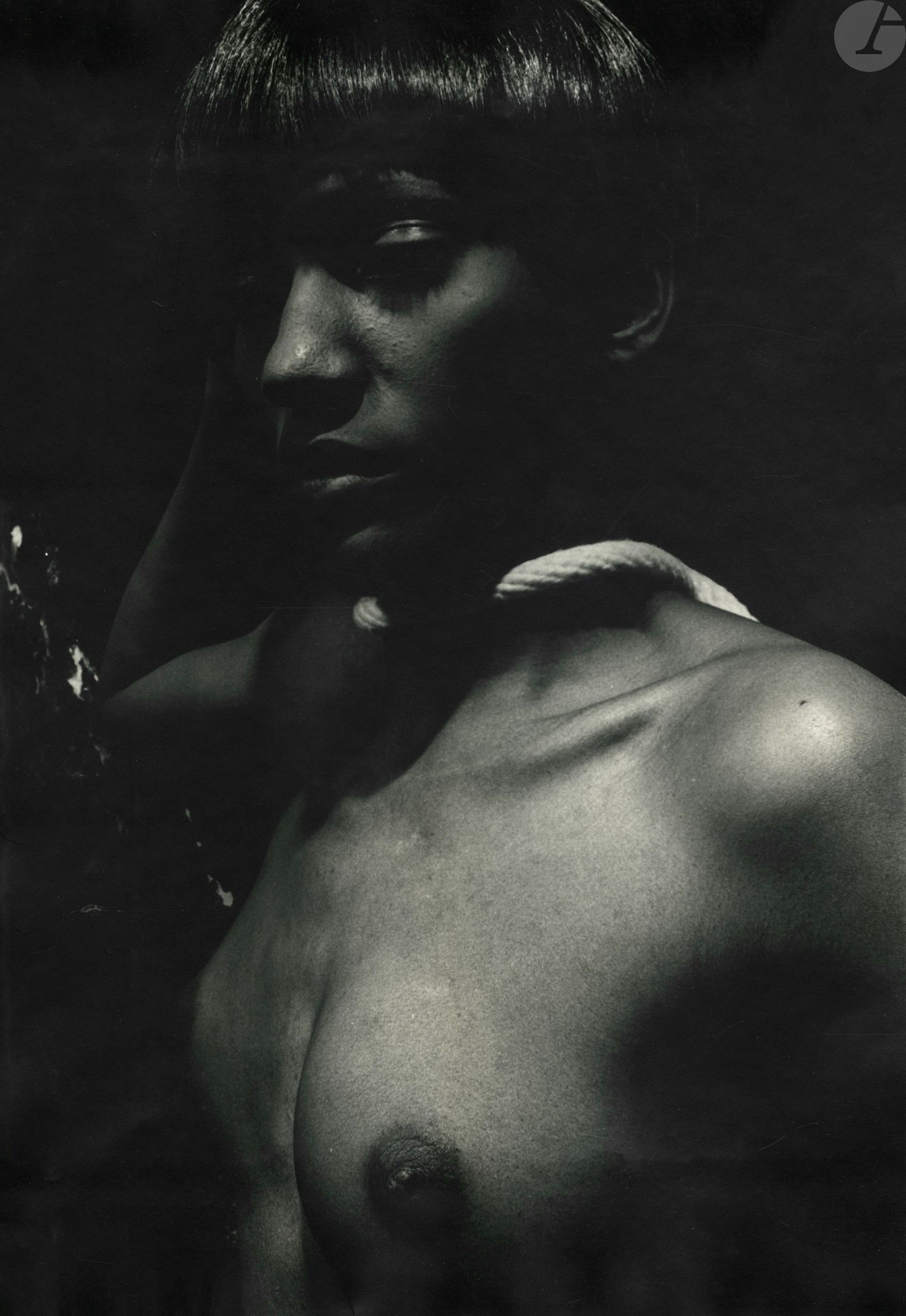 Jean Clemmer (1926-2001) 
Nu, c. 1980.
Épreuve argentique d’époque. Tampon « © Photo Jean Clemmer » au verso.
Image : 40 x 27,5 cm
Feuille : 40 x 30 cm

Jean Clemmer (1926-2001) 
Nude, c. 1980.
Vintage gelatin silver print. Stamp "© Photo Jean Clemmer" on verso.
Image : 40 x 27,5 cm
Paper : 40 x 30 cm