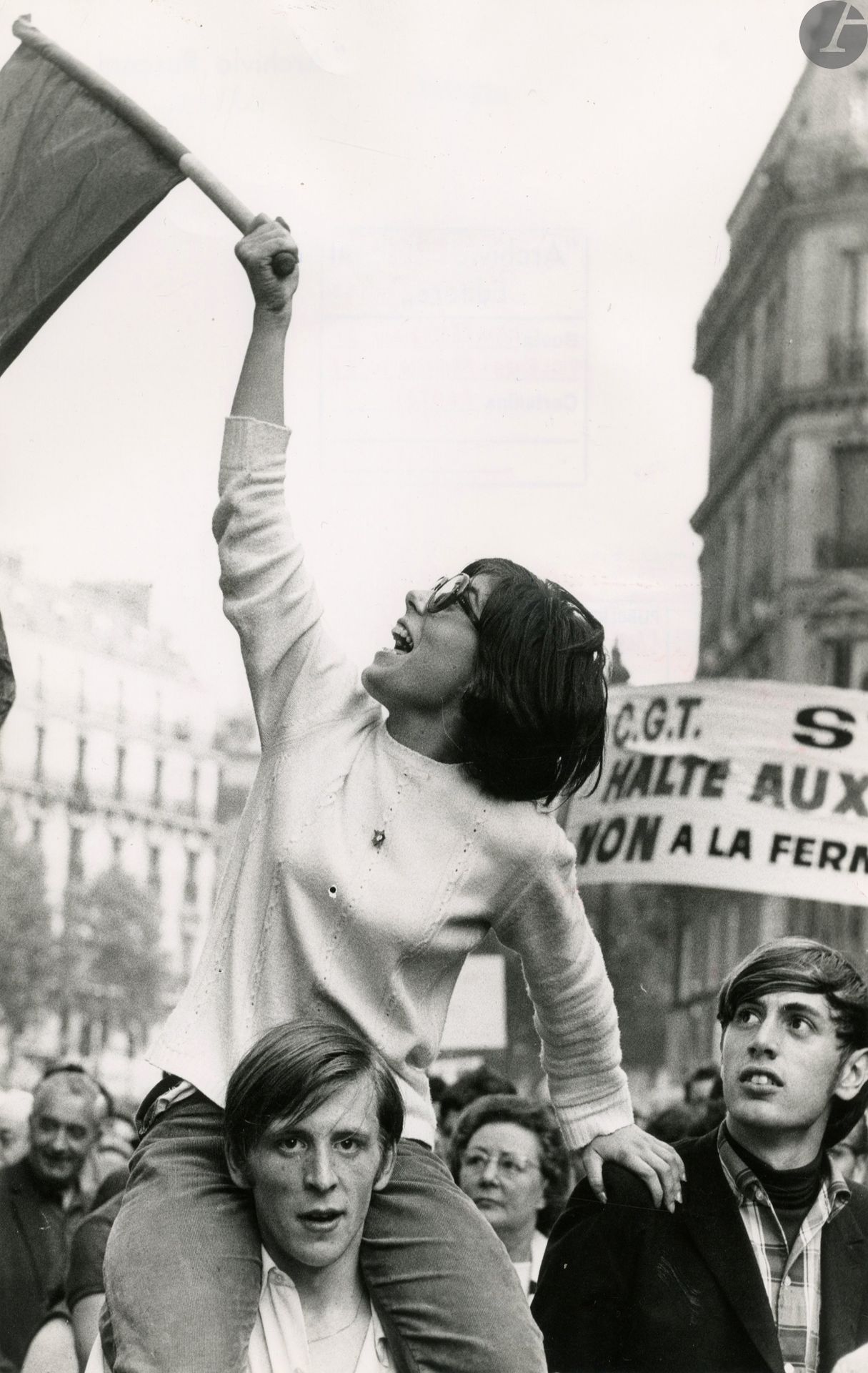 Gilles Caron (1939-1970
)Demonstrators in Paris, May 1968
. Stamp of the photographer and press, handwritten annotations on the back.
30 x 20,5

cmThe book of which this photograph was the cover is attached: Gilles Caron Paris 1968, entretien avec Daniel Cohn-Bendit, cat. expo. Flammarion, Paris, 2018.

Gilles Caron (1939-1970)
Demonstrators in Paris, May 1968.
Vintage gelatin silver print. Photographer's stamp and press stamp, handwritten annotations on verso.
30 x 20,5 cm









