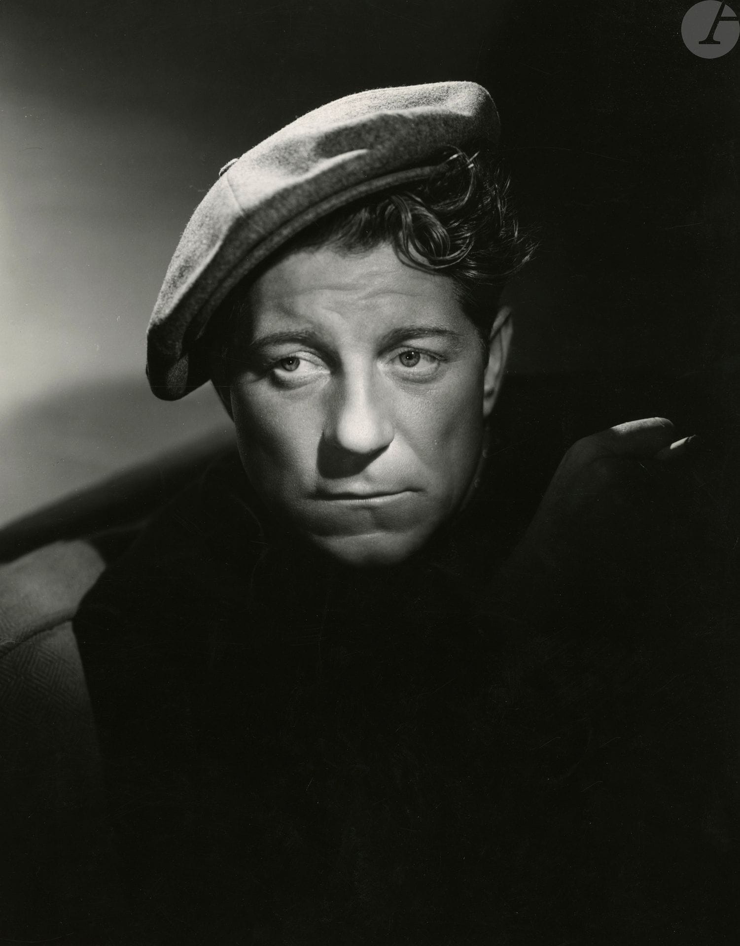 Frank Powolny et divers 
Cinéma, c. 1930-1946. 
Portrait de Jean Gabin. Jean Gabin et Marlene Dietrich dans Martin Roumagnac de Georges Lacombe, 1946. 
Deux (2) épreuves argentiques d’époque. Crédit du photographe (1), annotations manuscrites et légende tapuscrite sur étiquette contrecollée (1) aux versos. 
Formats : 30 x 24 et 33,7 x 26,5 cm

Frank Powolny and others 
Cinema, c. 1930-1946. 
Portrait of Jean Gabin. Jean Gabin and Marlene Dietrich in Martin Roumagnac by Georges Lacombe, 1946. 
Two vintage gelatin silver prints. Photographer's credit (1), handwritten annotations and typed caption on sticker (1) on versos. 
Dimensions: 30 x 24 and 33.7 x 26.5 cm