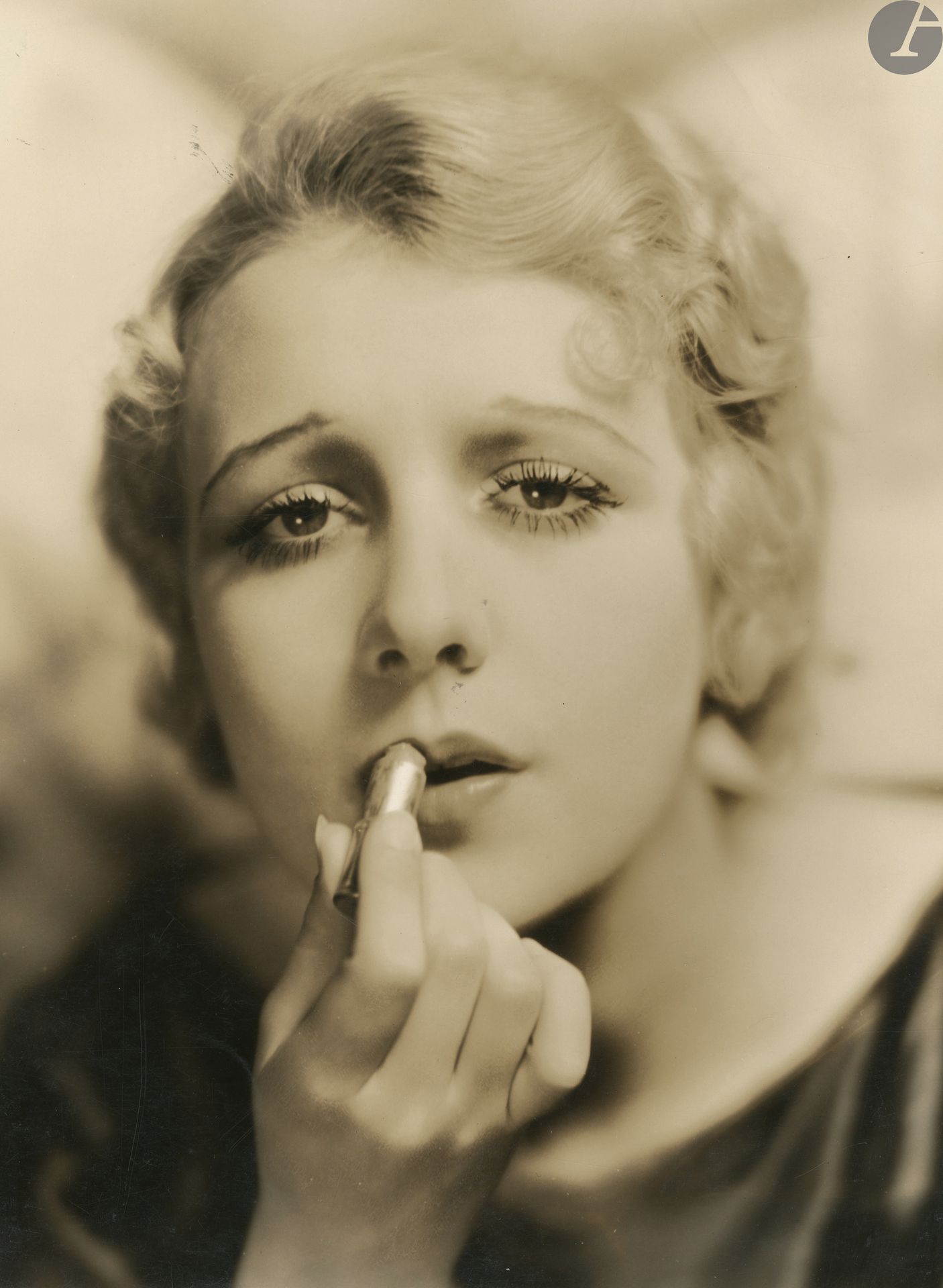 Clarence Sinclair-Bull (1896-1979)
Anita Page, c. 1940. 
Épreuve argentique d’époque. Timbre sec du photographe dans la marge inférieure à droite. Tampon du photographe et tampon de la modèle, ainsi que des croquis au verso. 
33 x 25,5 cm avec marges 

Clarence Sinclair-Bull (1896-1979)
Anita Page, c. 1940. 
Vintage gelatin silver print. Photographer's blindstamp in lower right margin. Photographer's stamp and model's stamp, and sketches on verso. 
33 x 25.5 cm