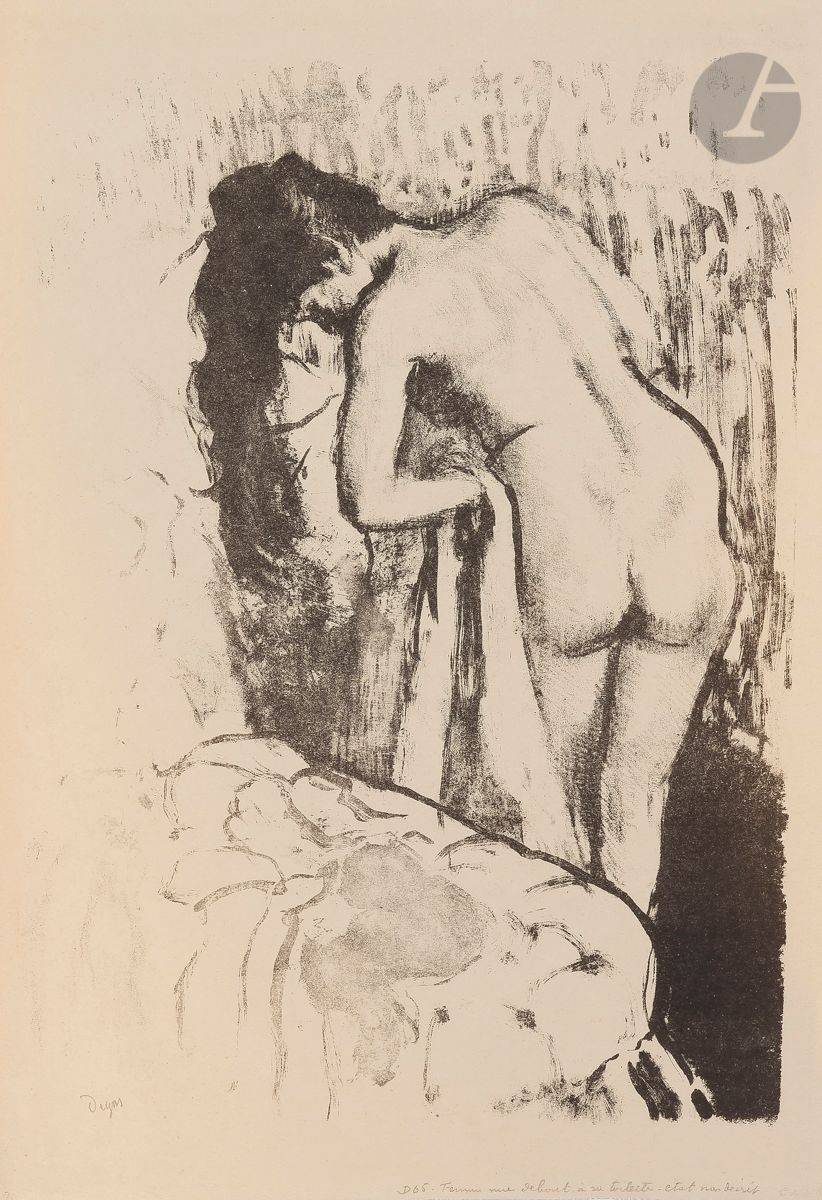 Edgar Degas (1834-1917)
Femme nue debout à sa toilette. 1891-1892. Lithographie (transfert depuis un monotype, crayon lithographique et grattoir). 235 x 328 [262 x 375]. Delteil 65 ; Reed-Shapiro 61 (vi/vi). Très belle et fraîche épreuve sur vélin ivoire, signée au crayon.

« The bather lithographs were Degas’s last effort in printmaking. […] In the 1950s, E. Kornfeld found a relatively large number of impressions of some of the bather lithographs in the hands of Maurice Exsteens, who had acquired them from his father-in-law, the Parisian collector and publisher Gustave Pellet (1859-1919). Pellet had evidently obtained them some time between 1900 and 1910 and is said to have had them signed by Degas.
[…] Uncertainties remain about some of the techniques, for Degas and his printer employed unusual combinations of materials and processes : greasy drawings on celluloid, coated transfer papers that produced unexpected granular patches, photographic transfer, and direct work on the stone. As a group the bather lithographs vividly illustrate Degas’s inventive, and sometimes unique, working methods. » 
(Sue Welsh Reed et Barbara Stern Shapiro, dir., Edgar Degas, The Painter as Printmaker, Boston, Museum of Fine Arts, 1984, p. 220).